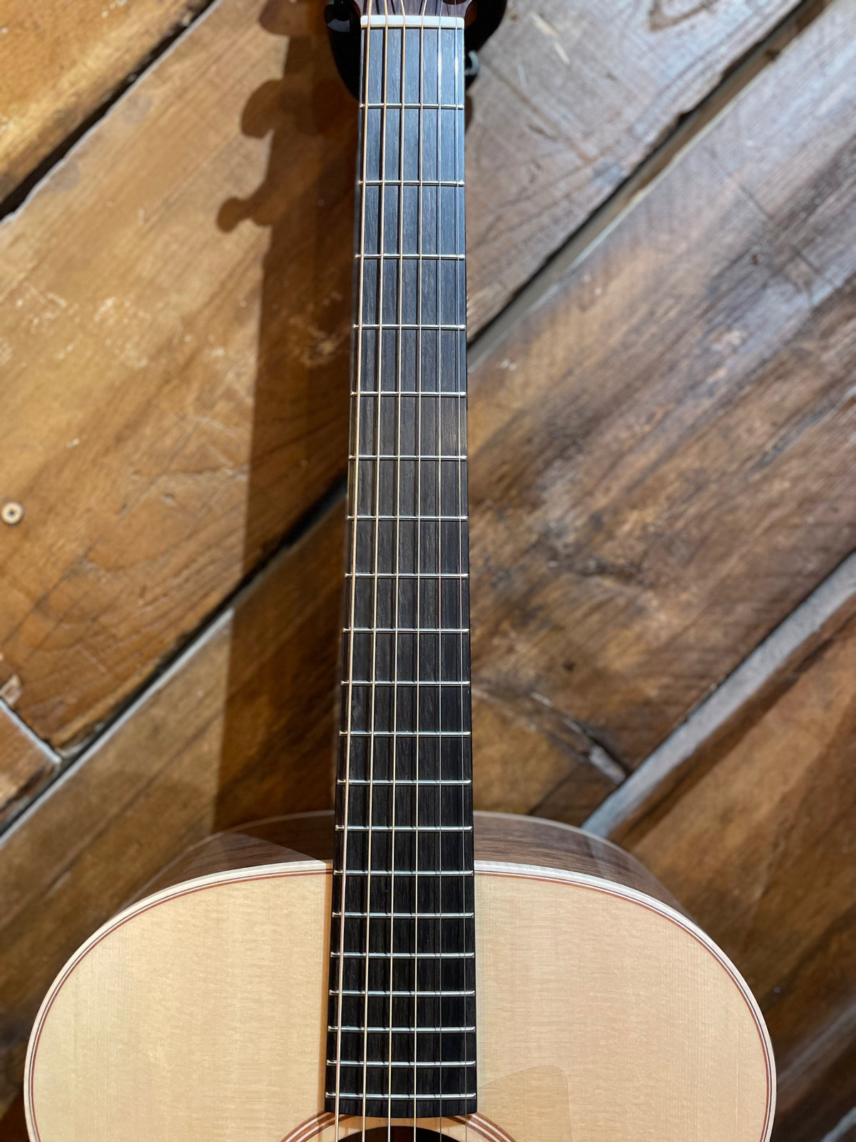 Lowden O-21 Spruce/Walnut Acoustic Guitar