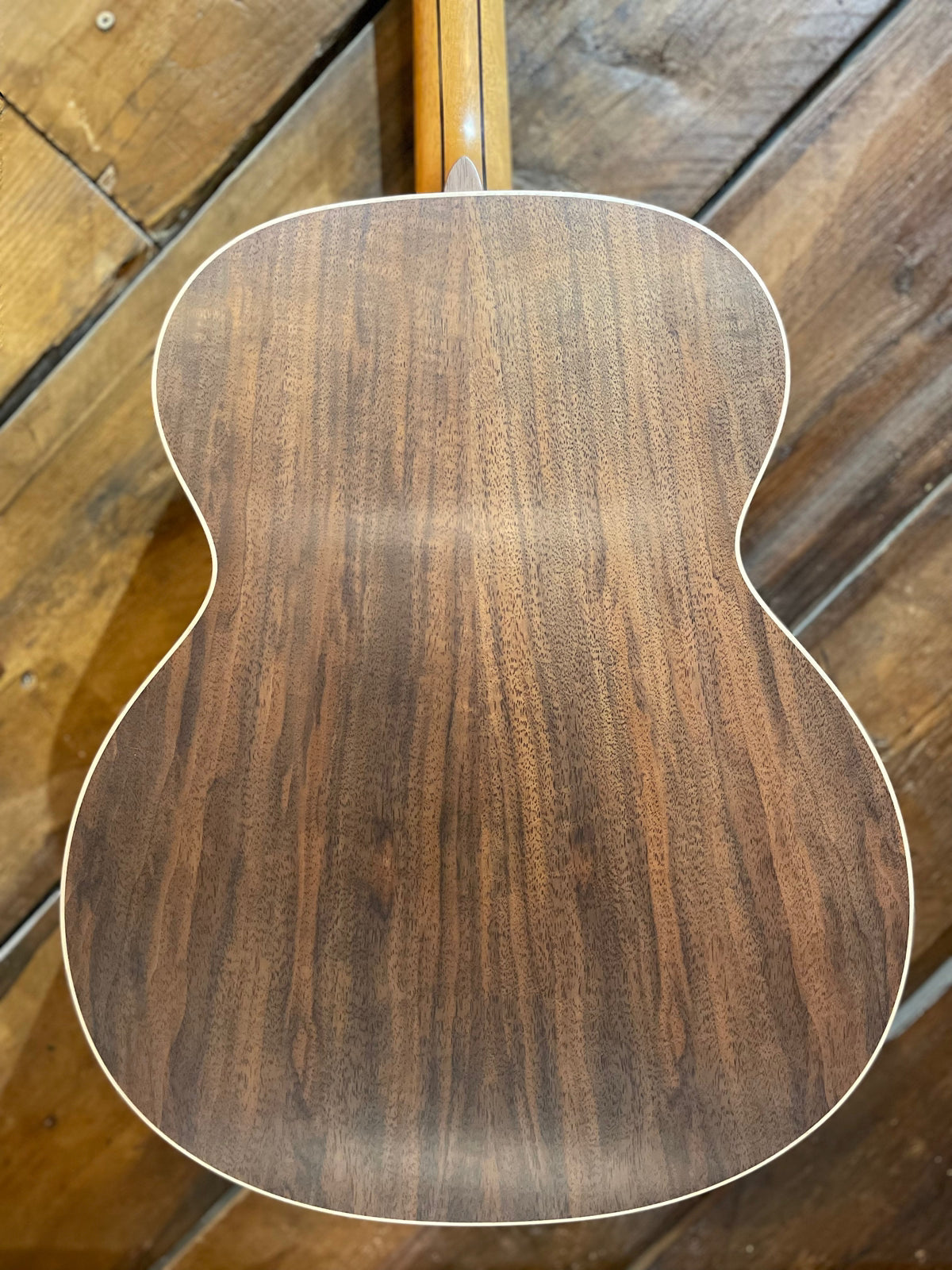 Lowden O-21 Spruce/Walnut Acoustic Guitar