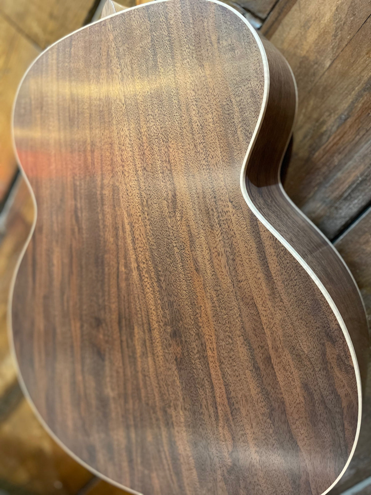 Lowden O-21 Spruce/Walnut Acoustic Guitar