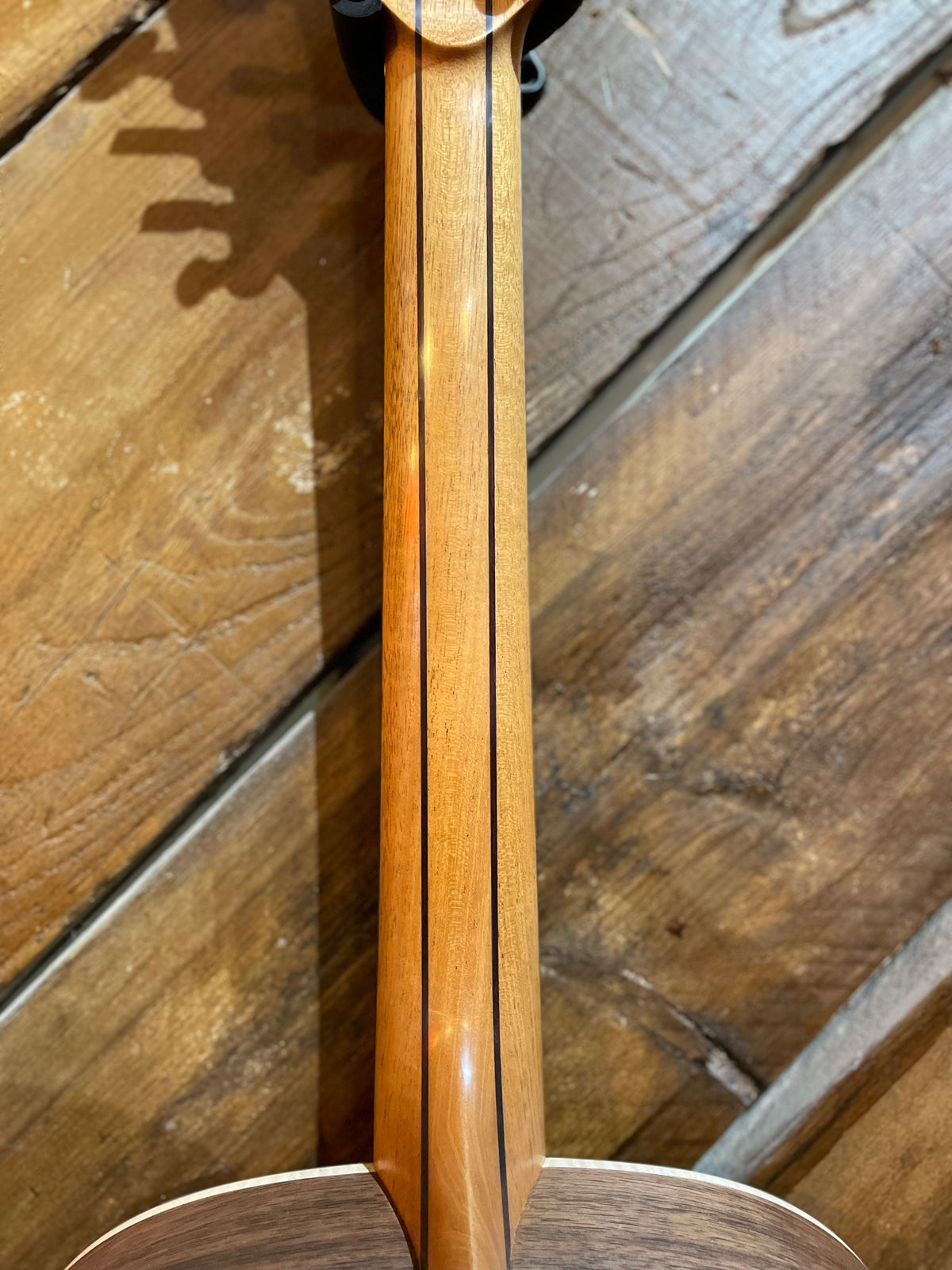 Lowden O-21 Spruce/Walnut Acoustic Guitar