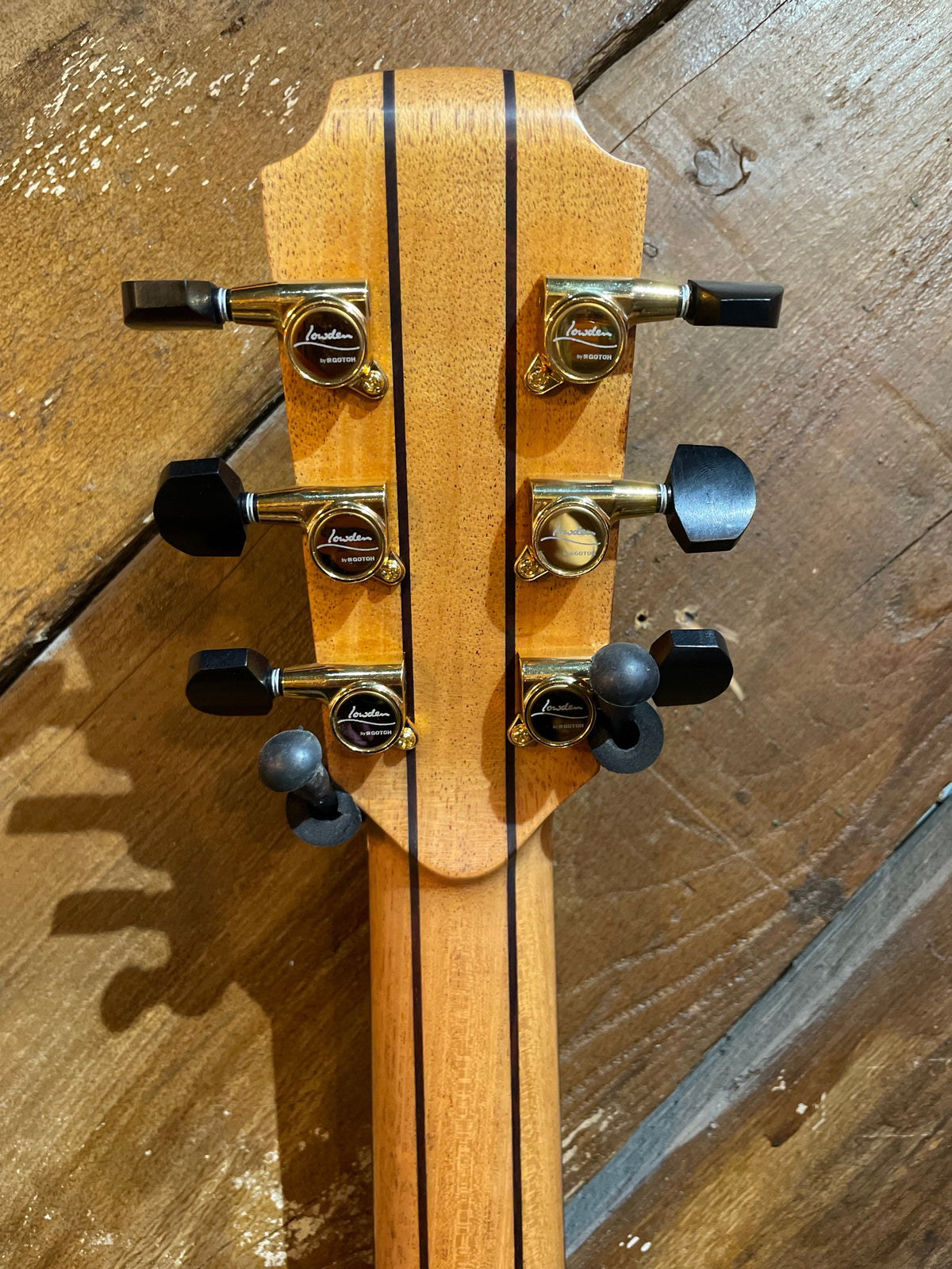 Lowden O-21 Spruce/Walnut Acoustic Guitar