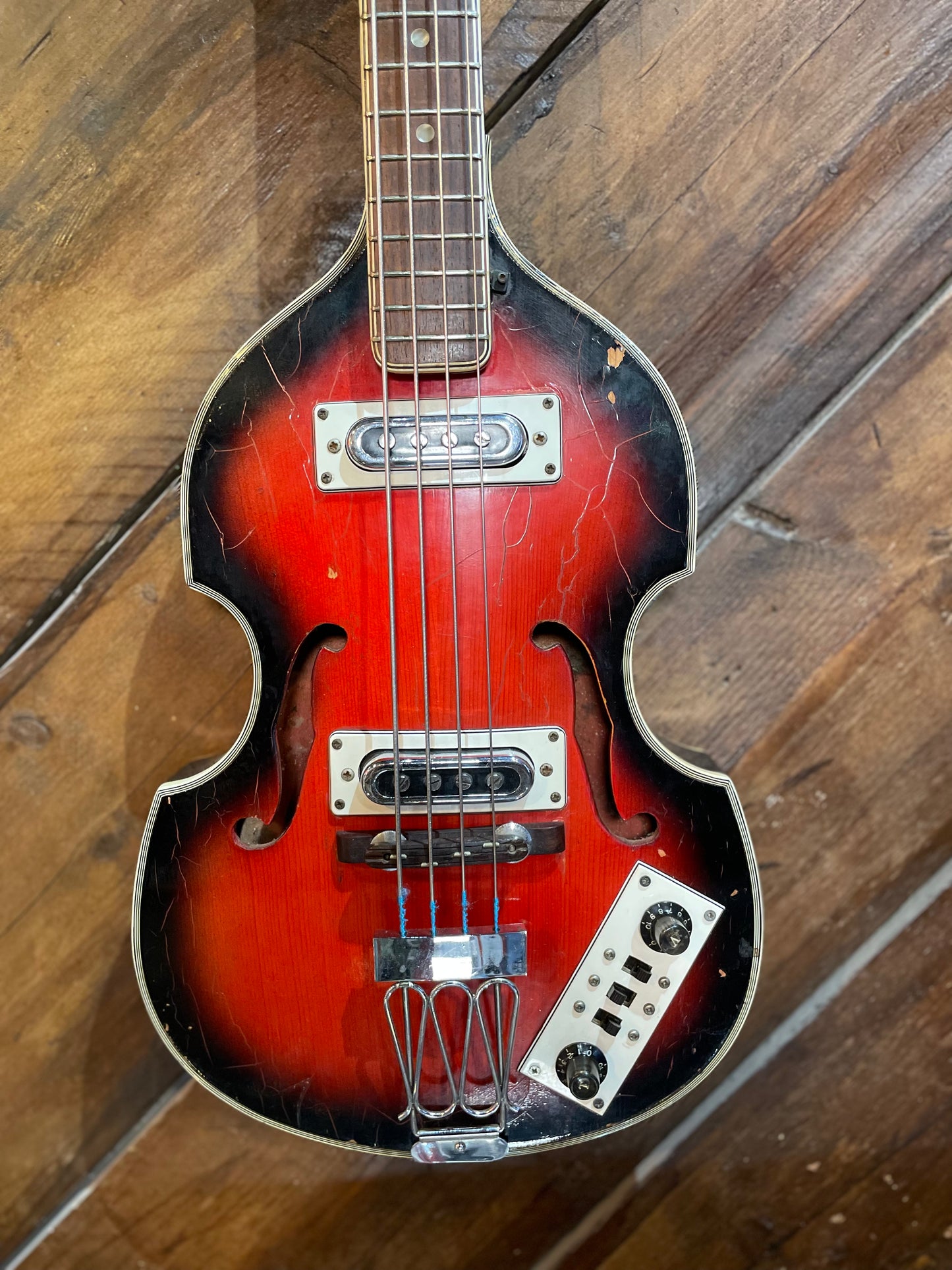 S/H 1960 Domino Japan Violin Beatle Bass, Red Burst