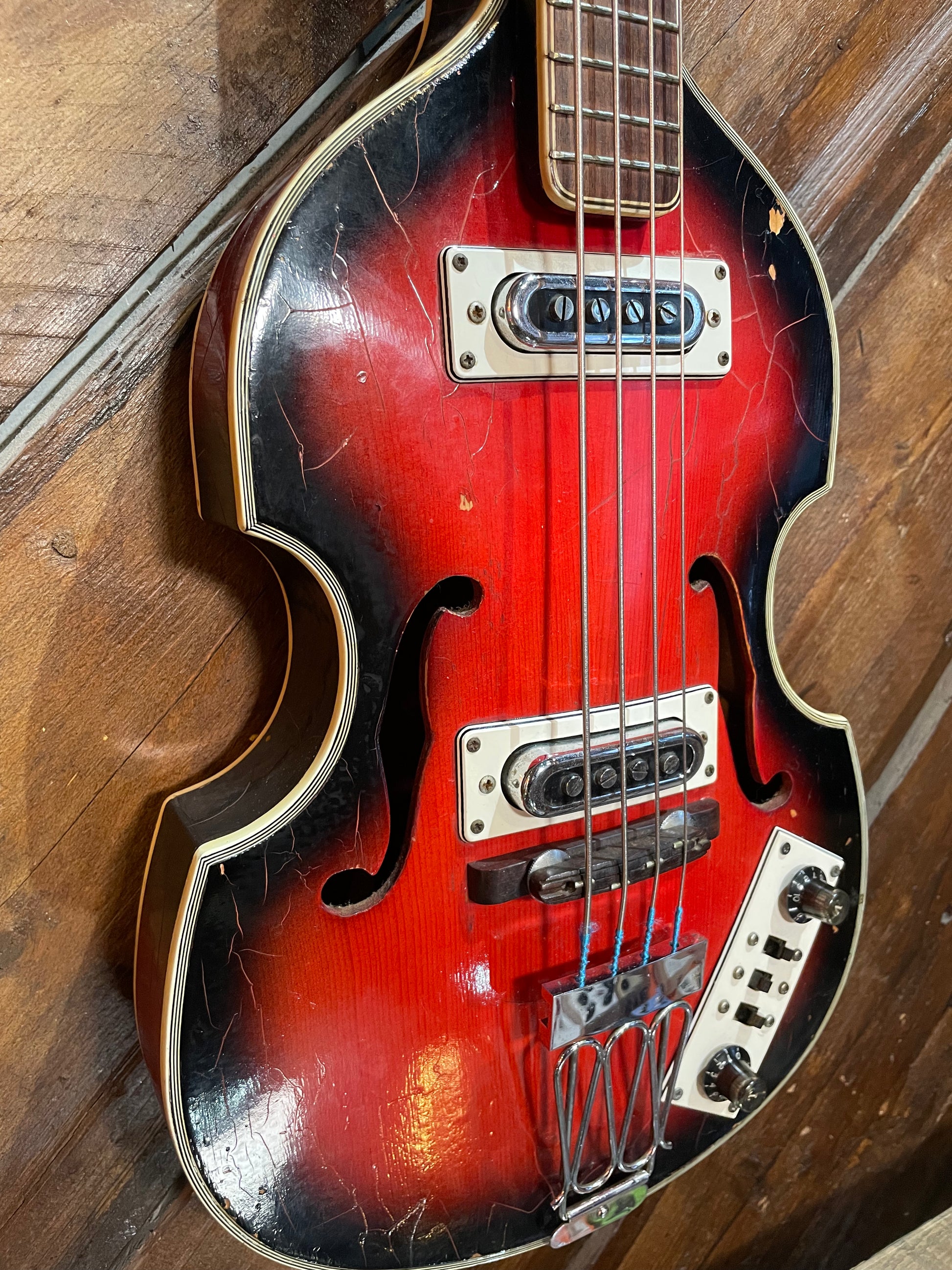 S/H 1960 Domino Japan Violin Beatle Bass, Red Burst