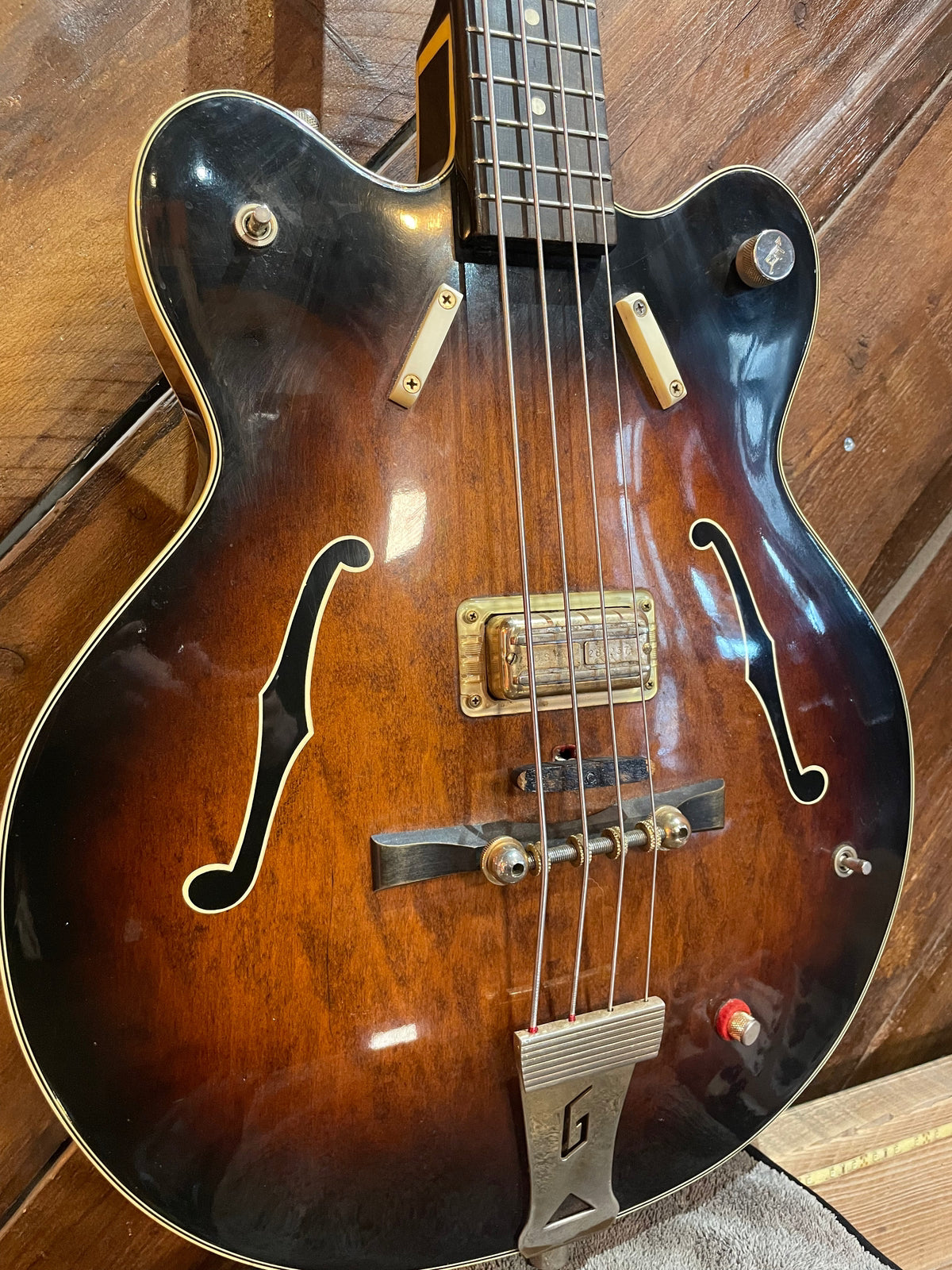 S/H 1963 Gretsch 6070 Country Gent Bass, Tobacco Burst