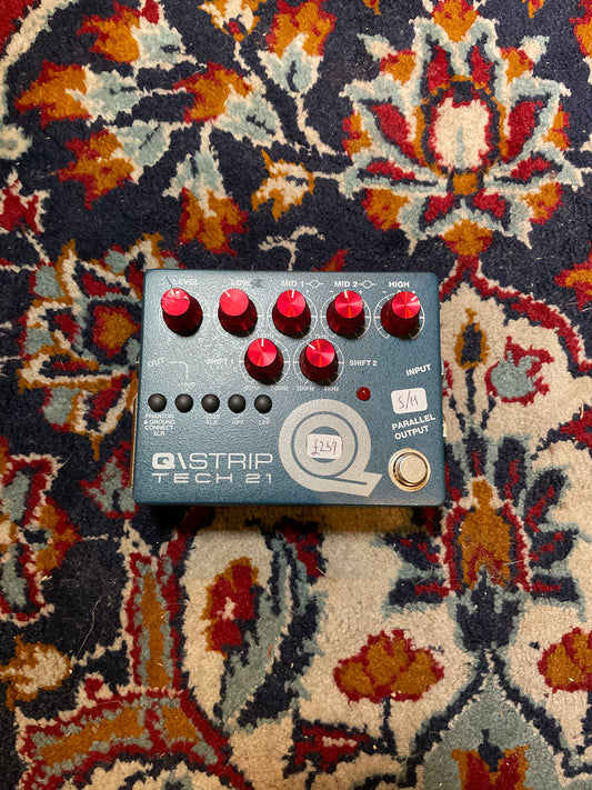 S/H Tech 21 Q\Strip Parametric EQ/Preamp/DI
