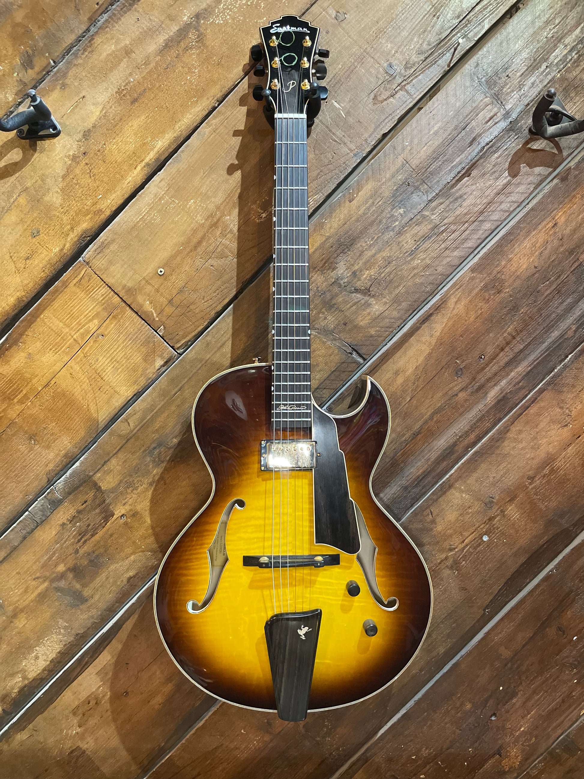 S/H Eastman AR480CE 'John Pisano' Hollow Body Electric Guitar, Sunburst