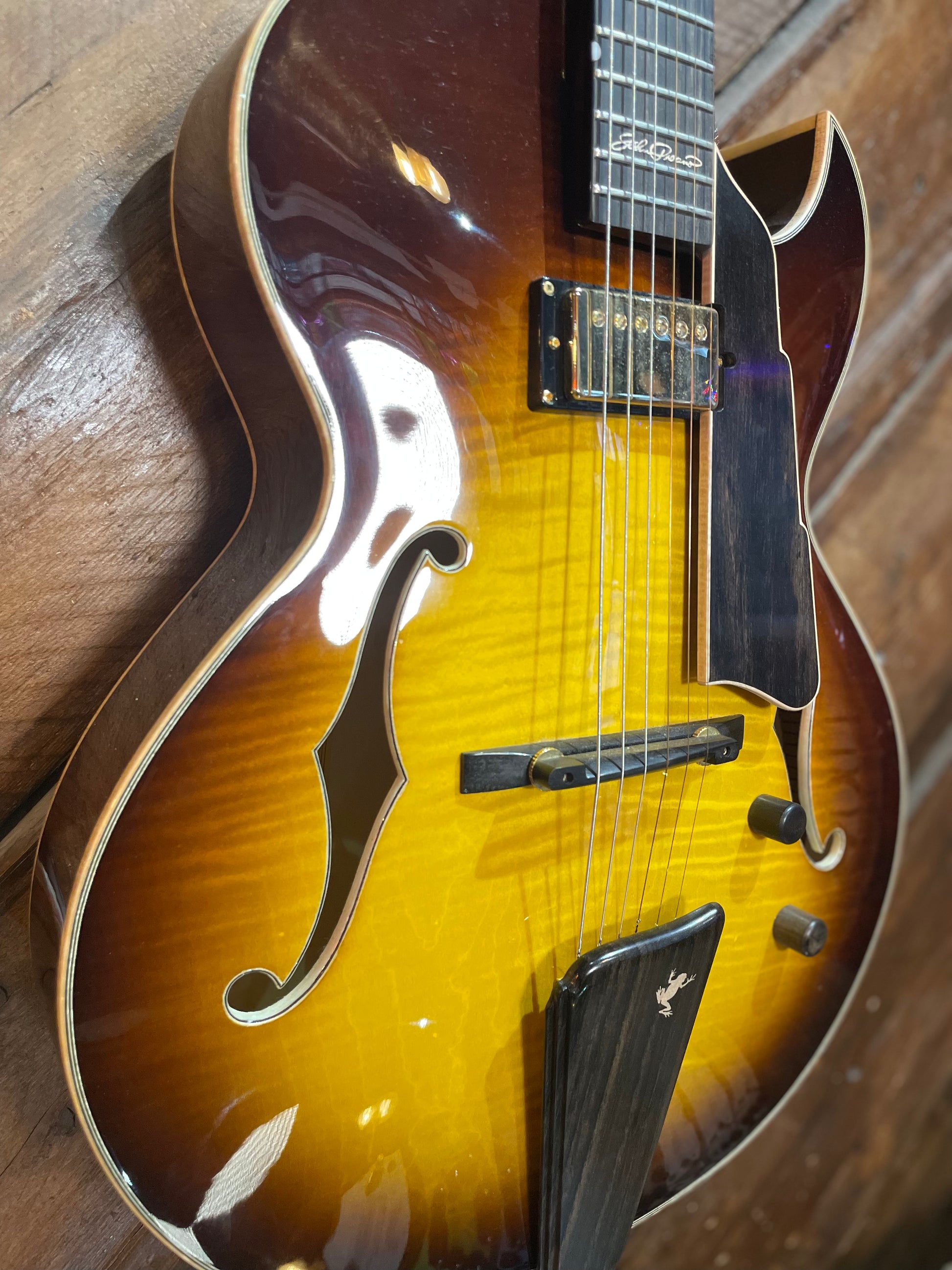 S/H Eastman AR480CE 'John Pisano' Hollow Body Electric Guitar, Sunburst