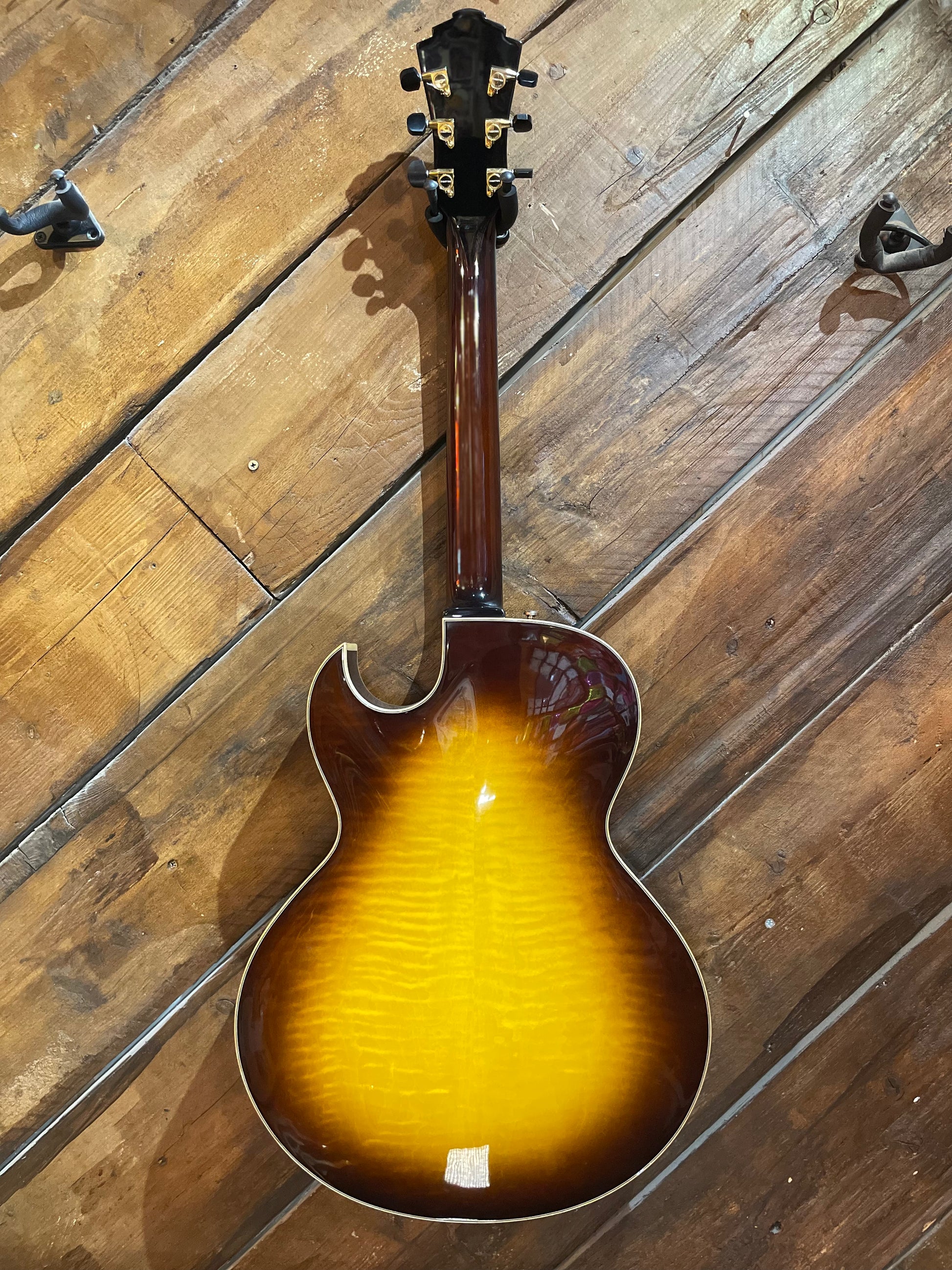 S/H Eastman AR480CE 'John Pisano' Hollow Body Electric Guitar, Sunburst