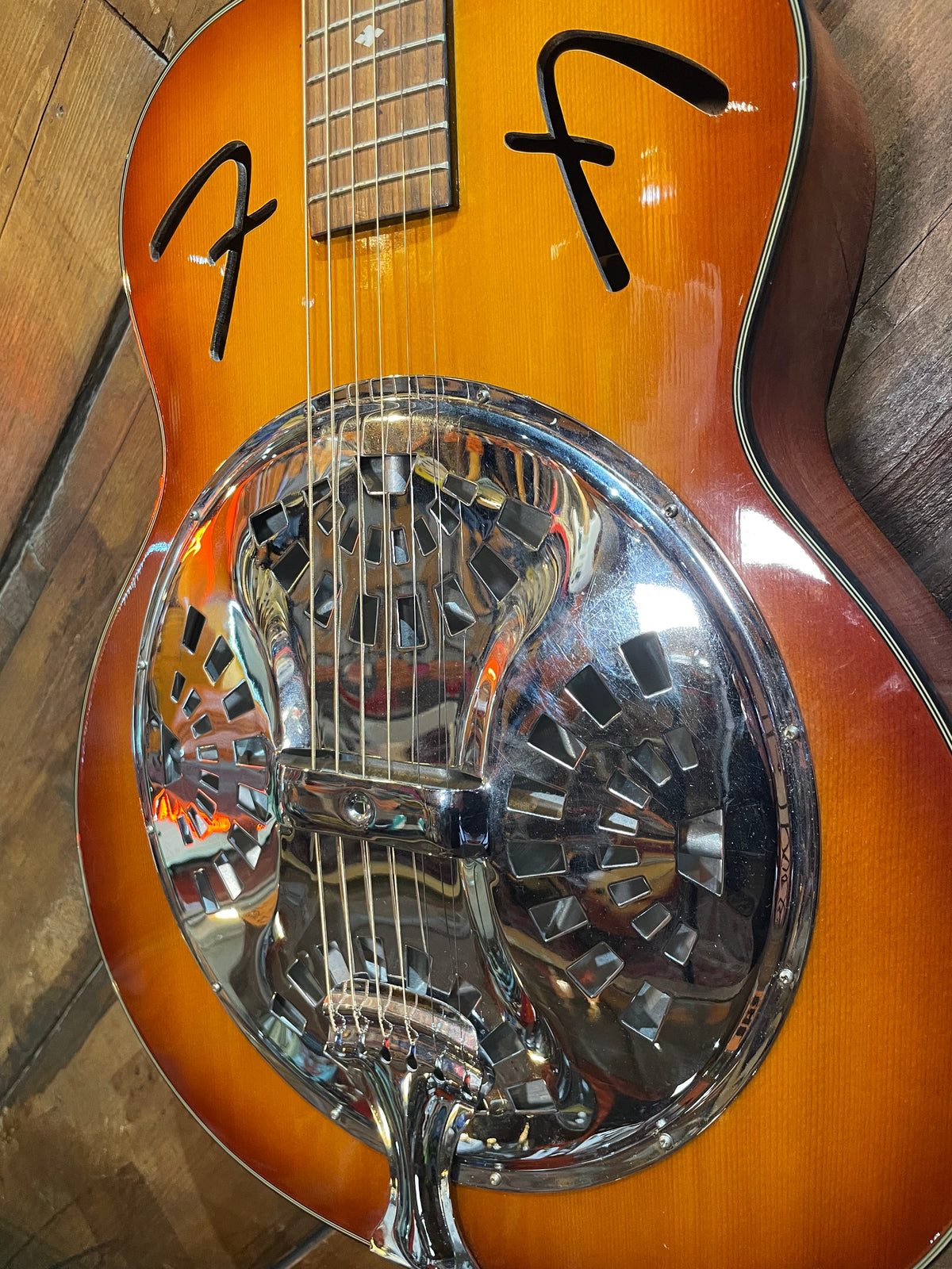 S/H Fender FR-50 Round Neck Wooden Body Resonator, Sunburst