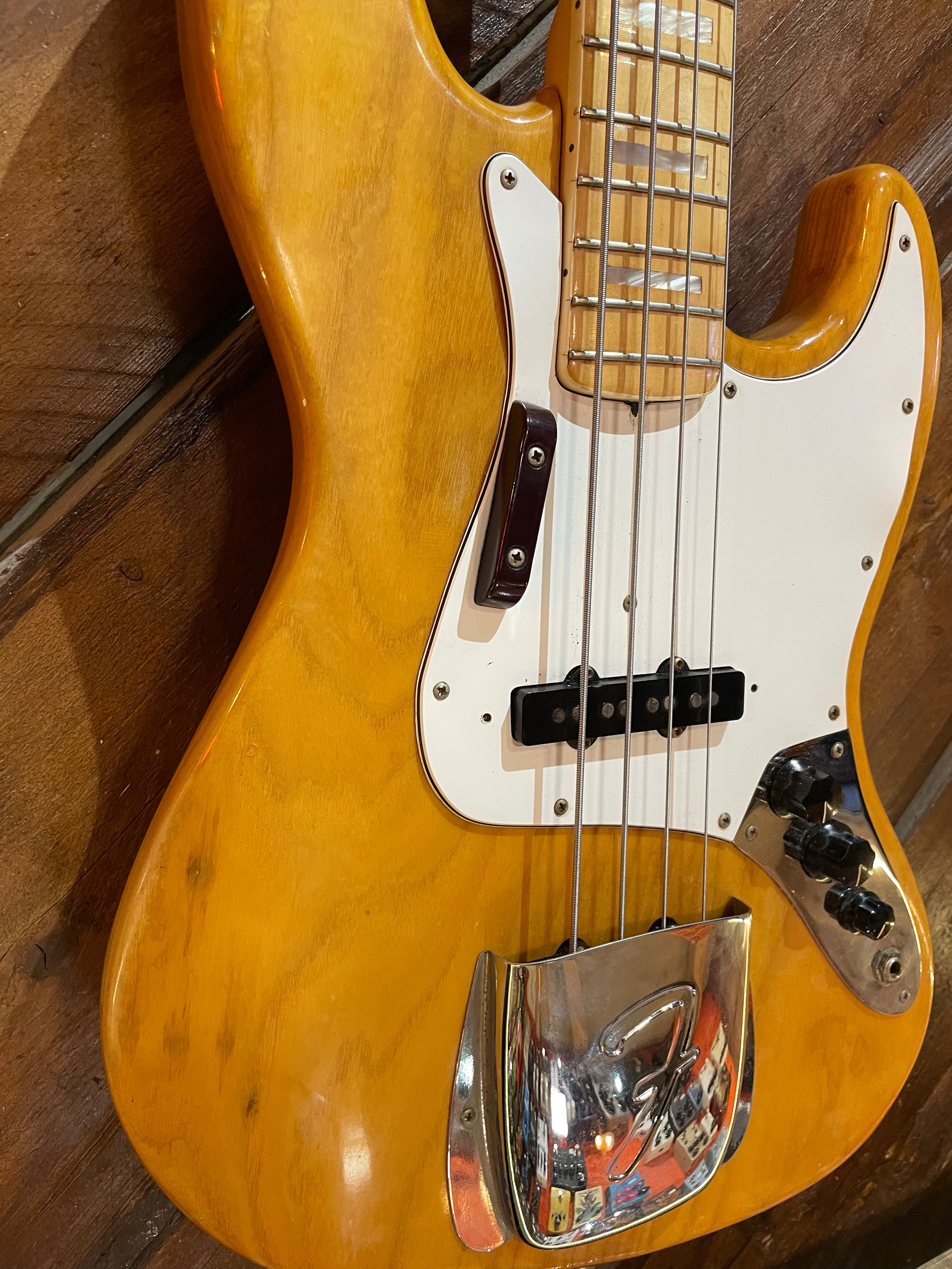 S/H 1975 Fender Jazz Bass, Natural