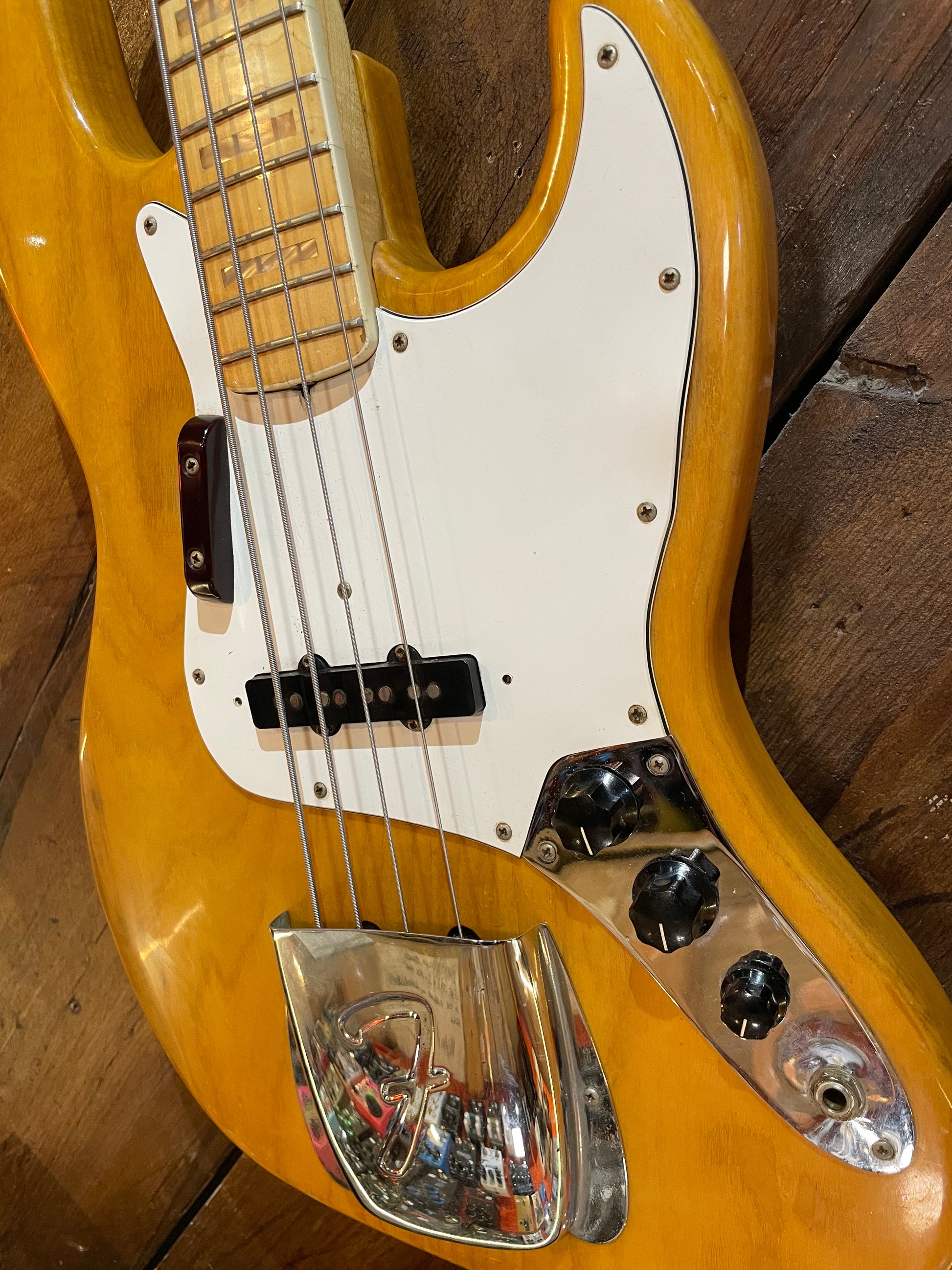 S/H 1975 Fender Jazz Bass, Natural