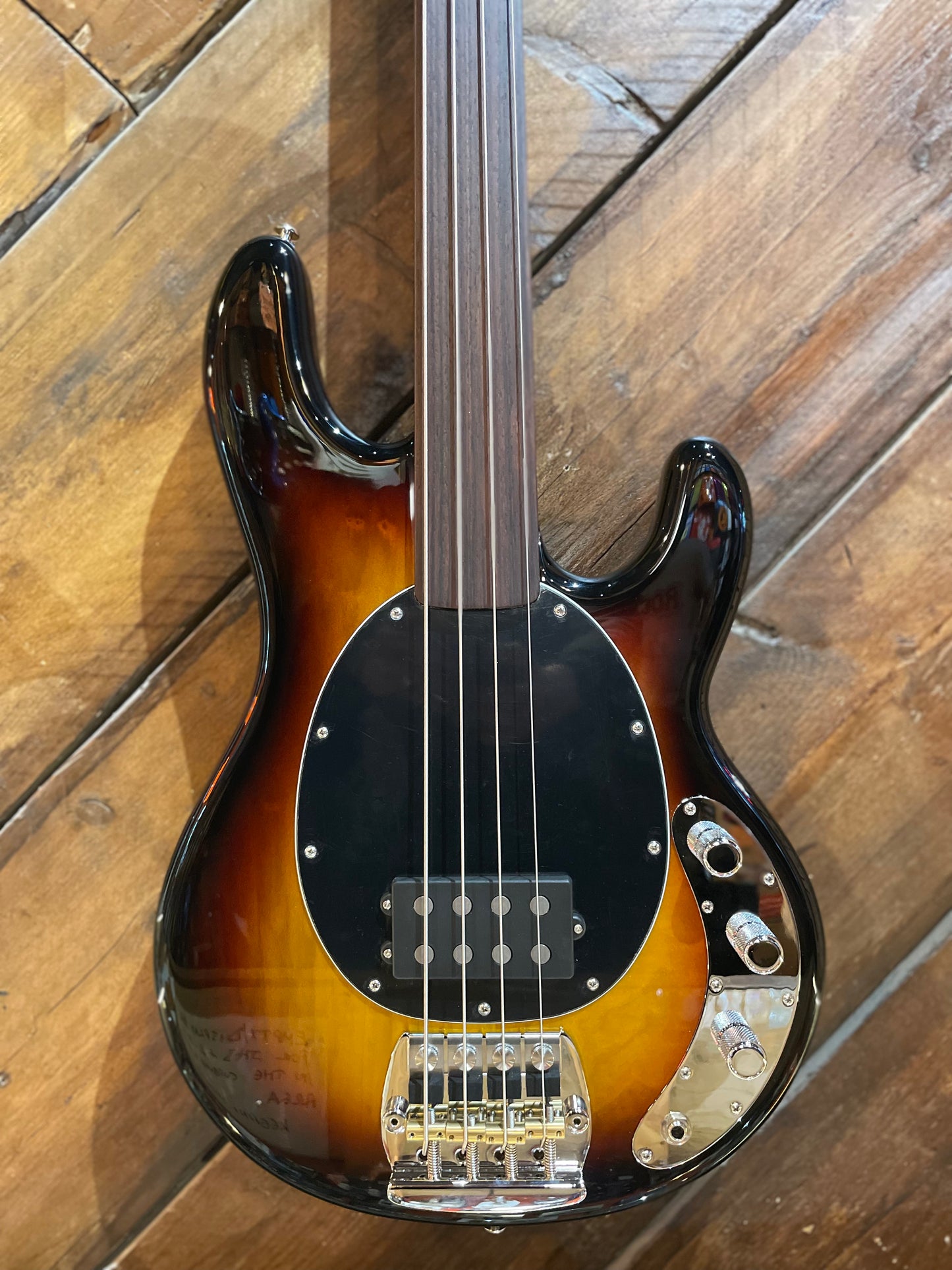 Music Man Pino Palladino Icon Signature Fretless StingRay 4, Vintage Sunburst NEW