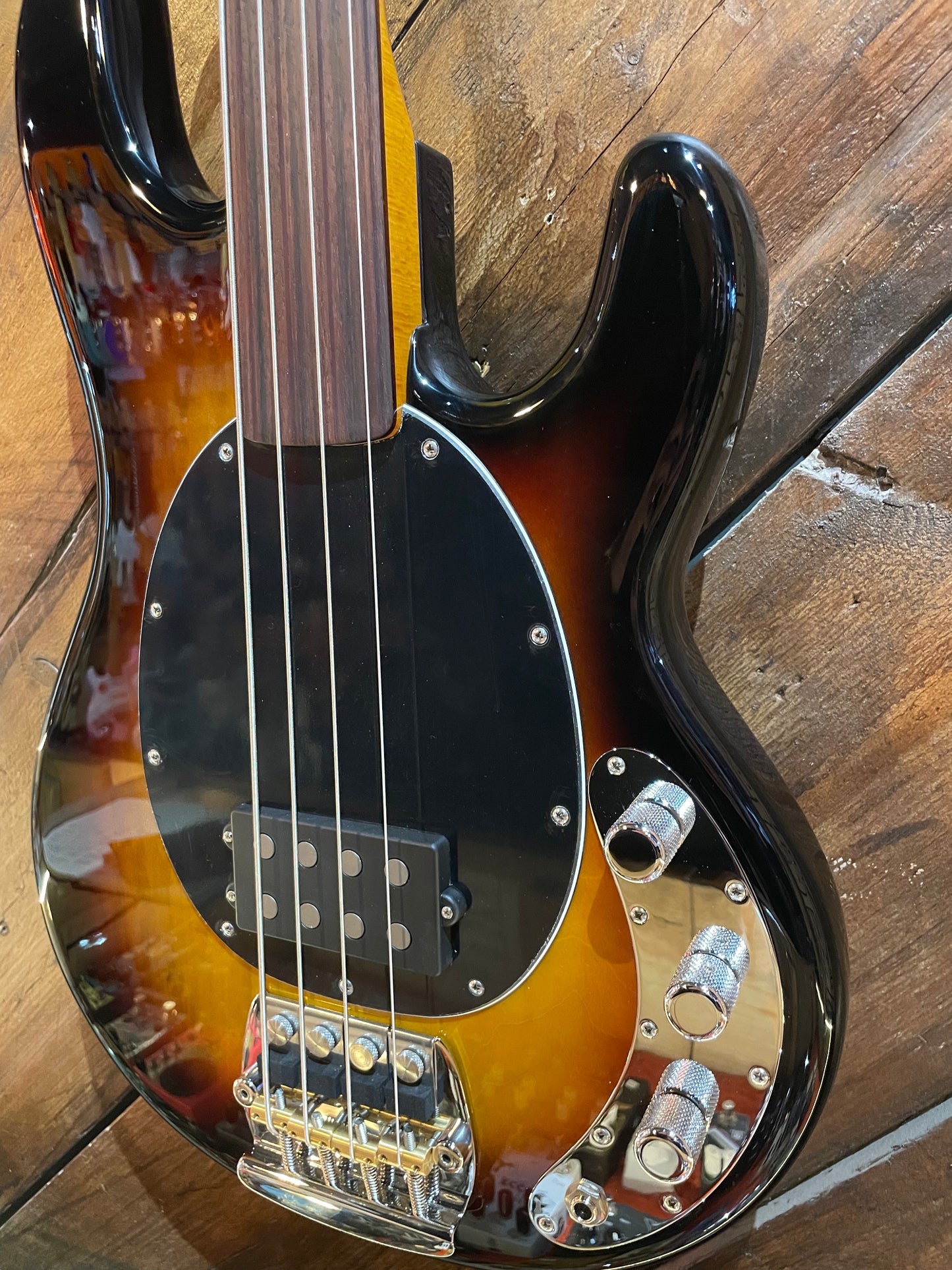 Music Man Pino Palladino Icon Signature Fretless StingRay 4, Vintage Sunburst NEW