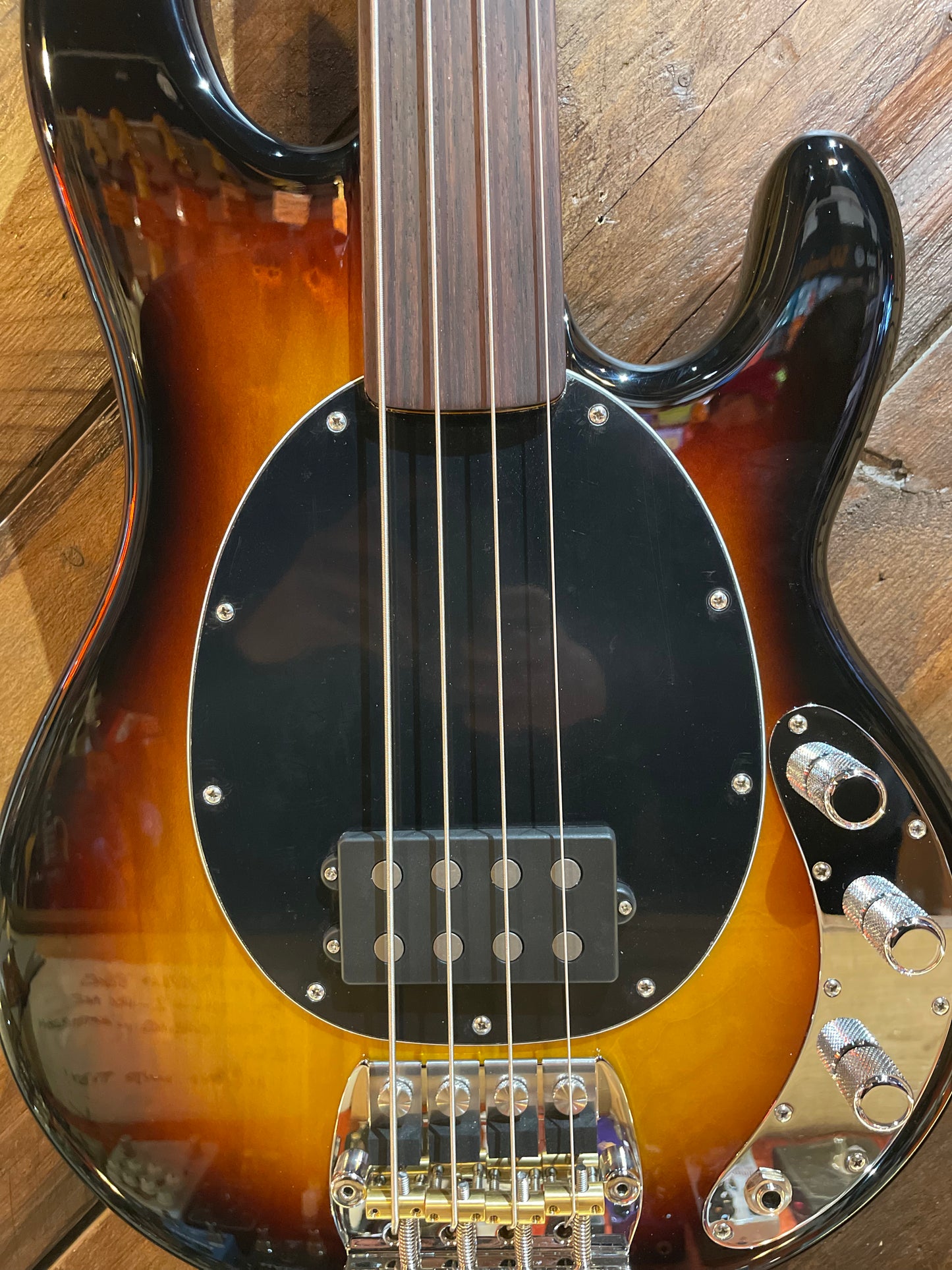 Music Man Pino Palladino Icon Signature Fretless StingRay 4, Vintage Sunburst NEW