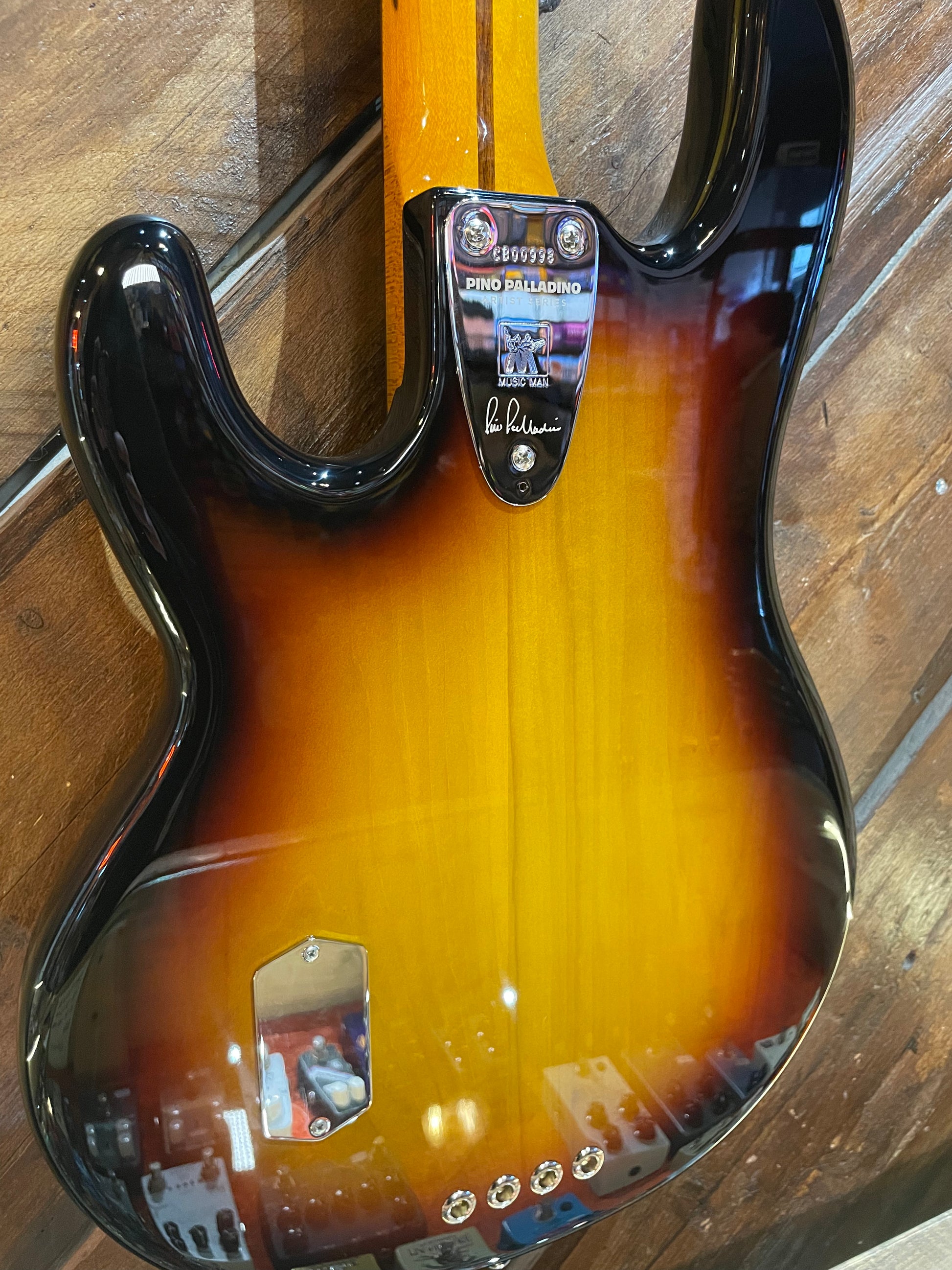 Music Man Pino Palladino Icon Signature Fretless StingRay 4, Vintage Sunburst NEW