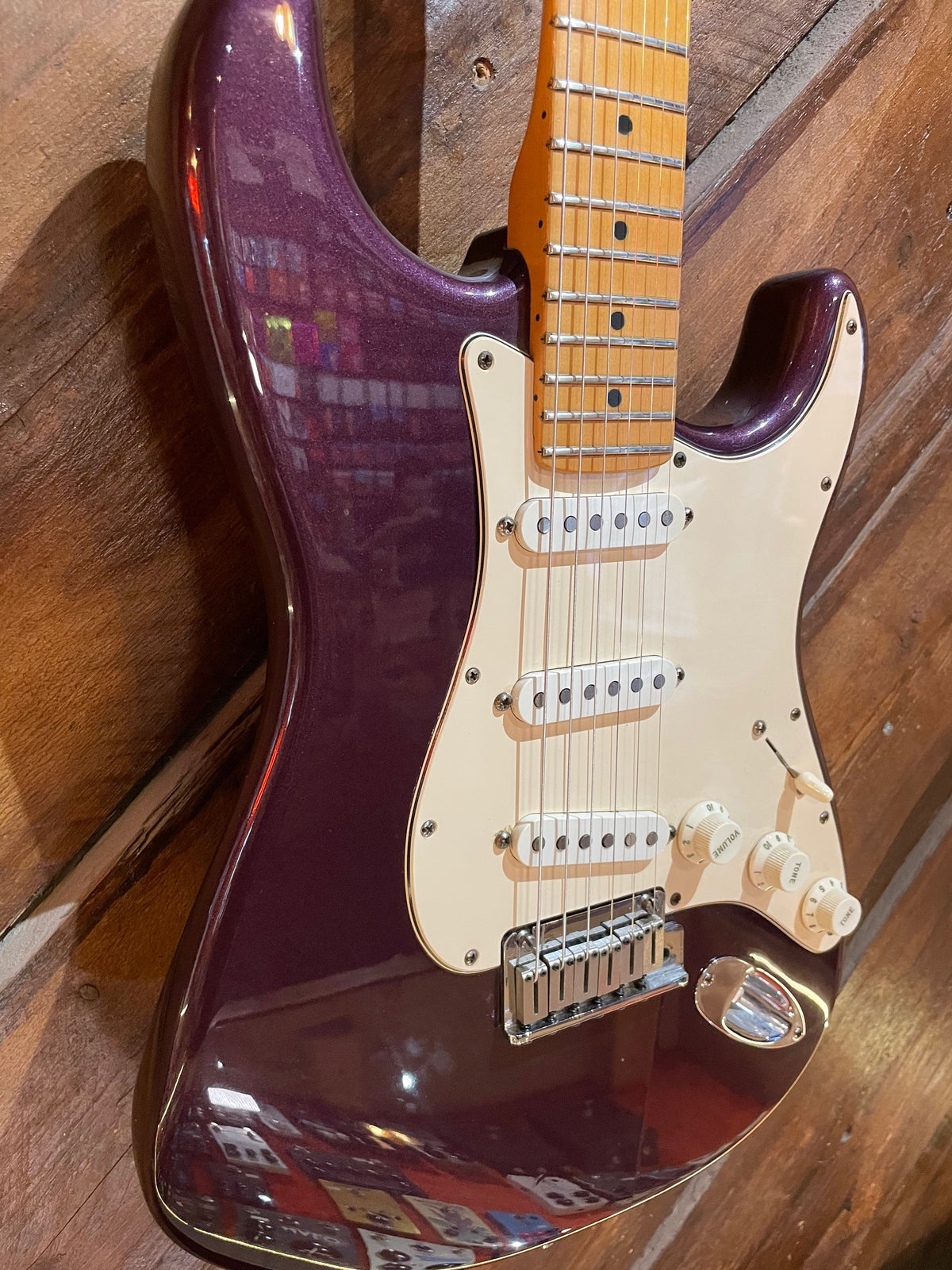 S/H 1999 Fender American Standard Stratocaster, Plum Purple Metallic