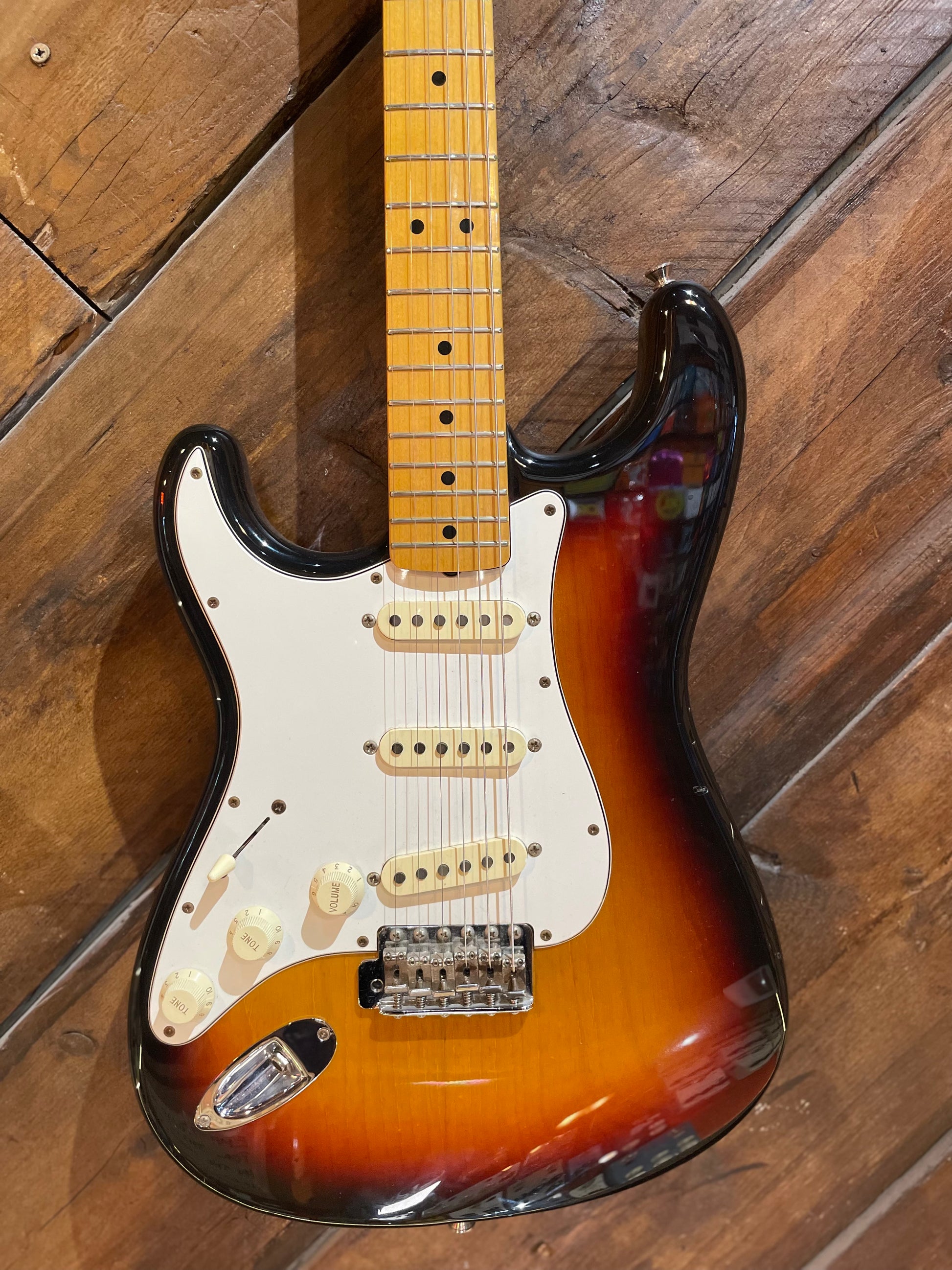 S/H 1996 Fender 50th Anniversary MIJ 60s Reissue Left Handed Stratocaster, Three Tone Sunburst