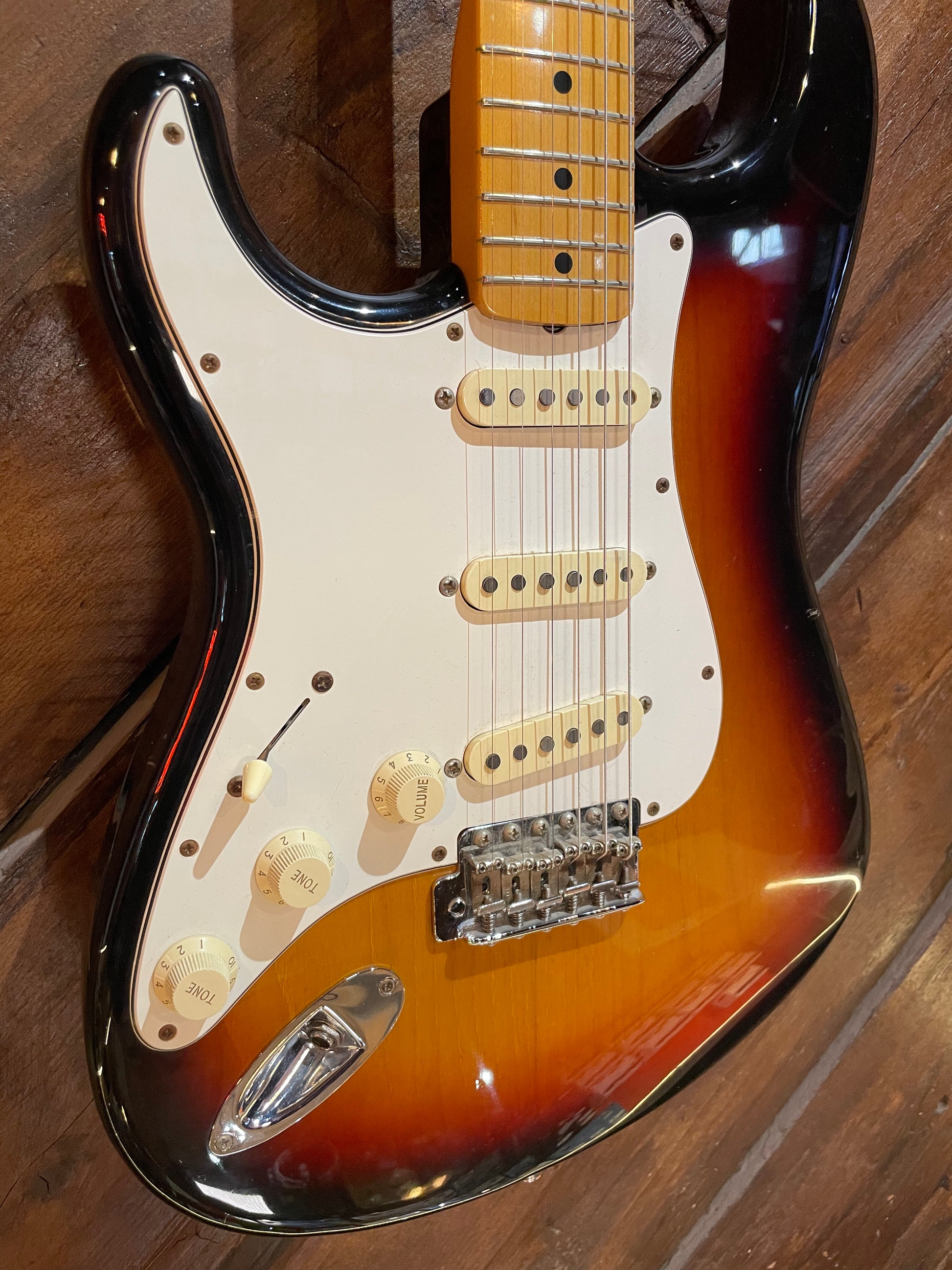 S/H 1996 Fender 50th Anniversary MIJ 60s Reissue Left Handed Stratocaster, Three Tone Sunburst