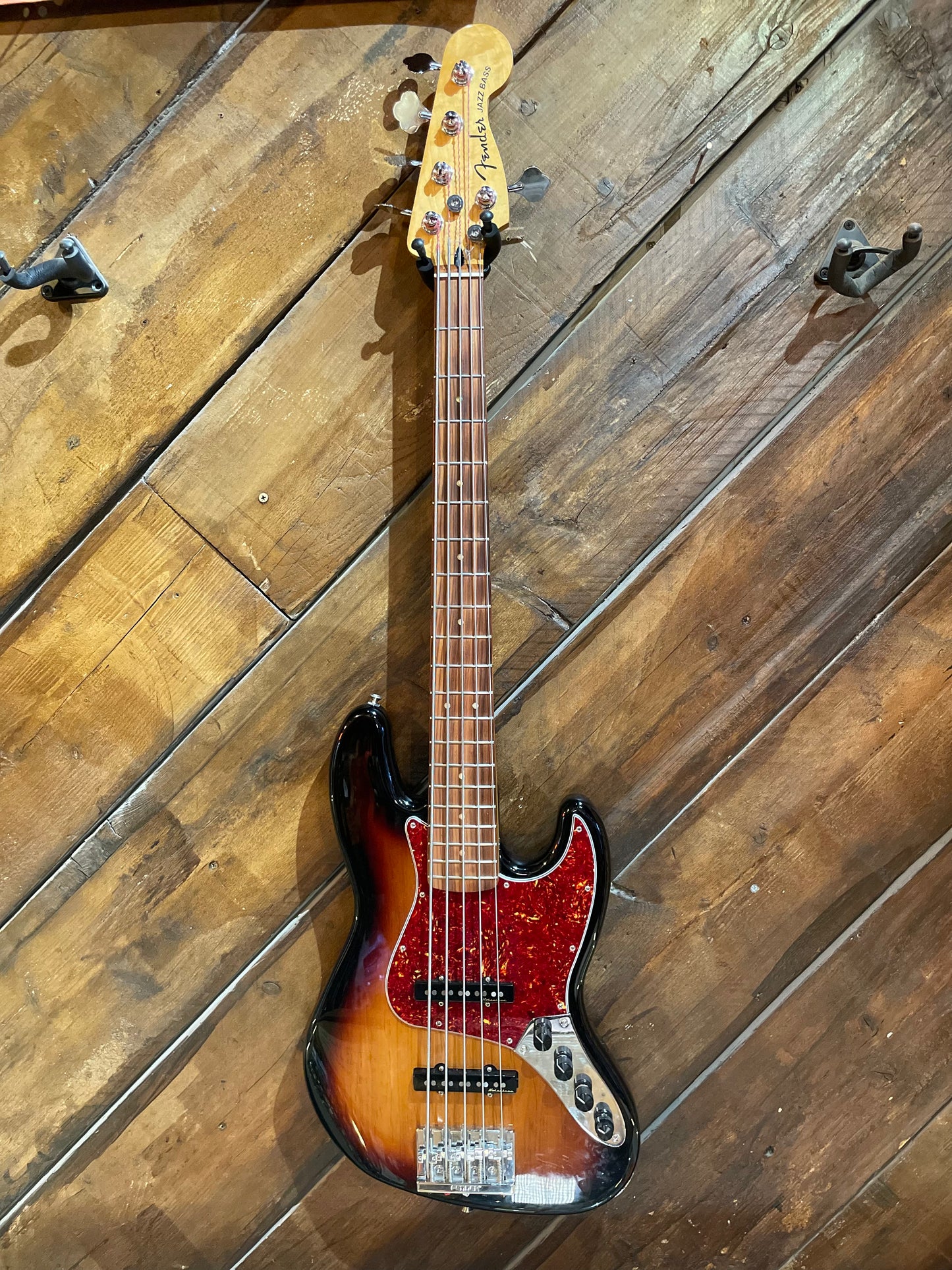 S/H Fender Player Plus Jazz Bass V, Three Tone Sunburst w/ Upgraded Sadowsky Preamp