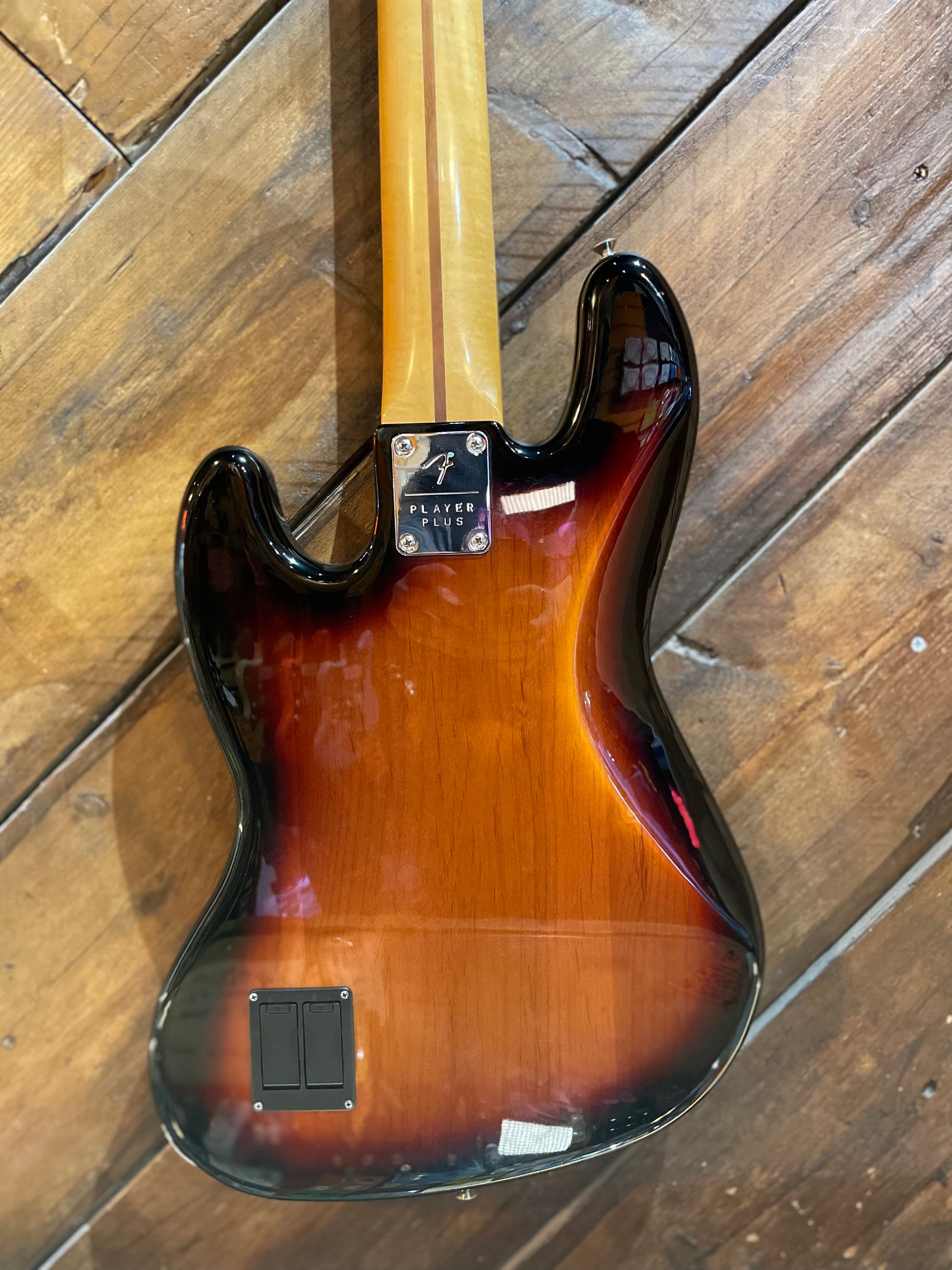 S/H Fender Player Plus Jazz Bass V, Three Tone Sunburst w/ Upgraded Sadowsky Preamp