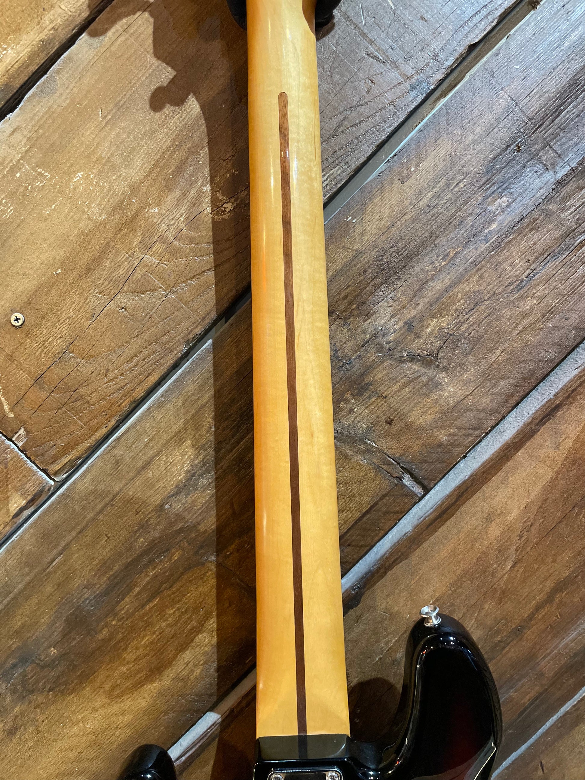 S/H Fender Player Plus Jazz Bass V, Three Tone Sunburst w/ Upgraded Sadowsky Preamp