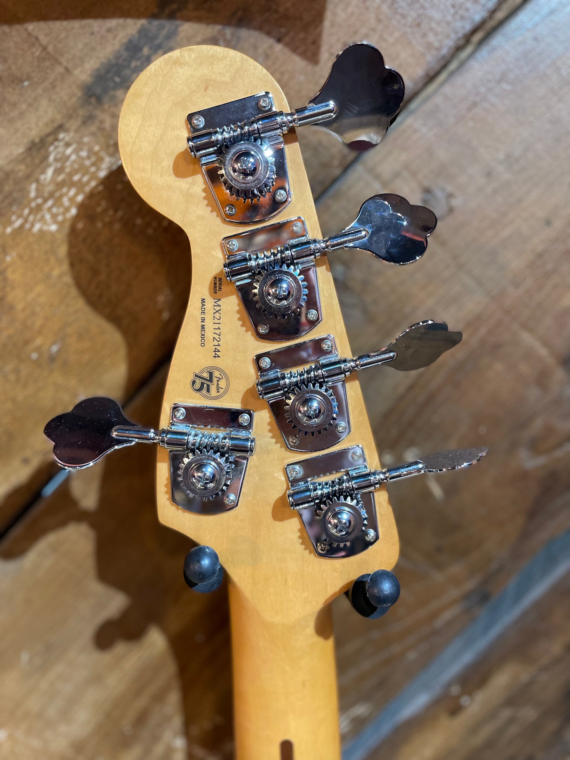 S/H Fender Player Plus Jazz Bass V, Three Tone Sunburst w/ Upgraded Sadowsky Preamp