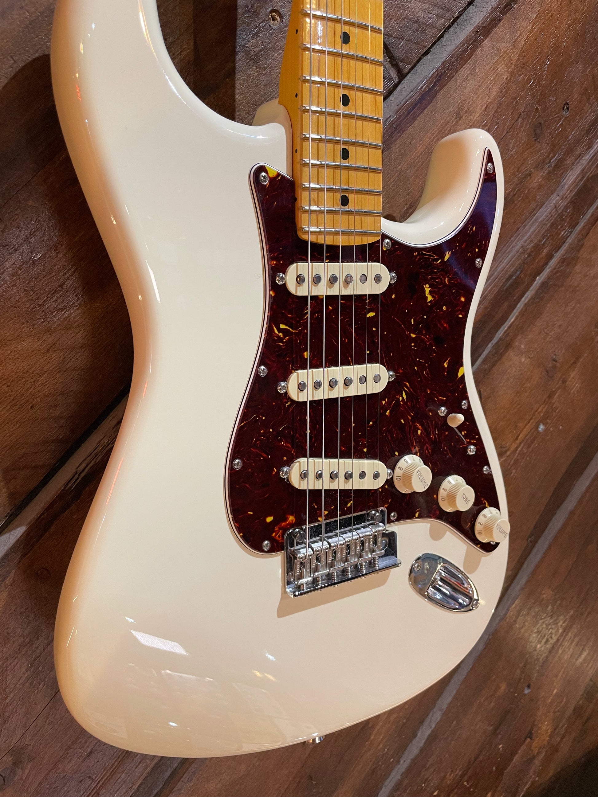 S/H 2022 Fender American Professional II Stratocaster, Olympic White