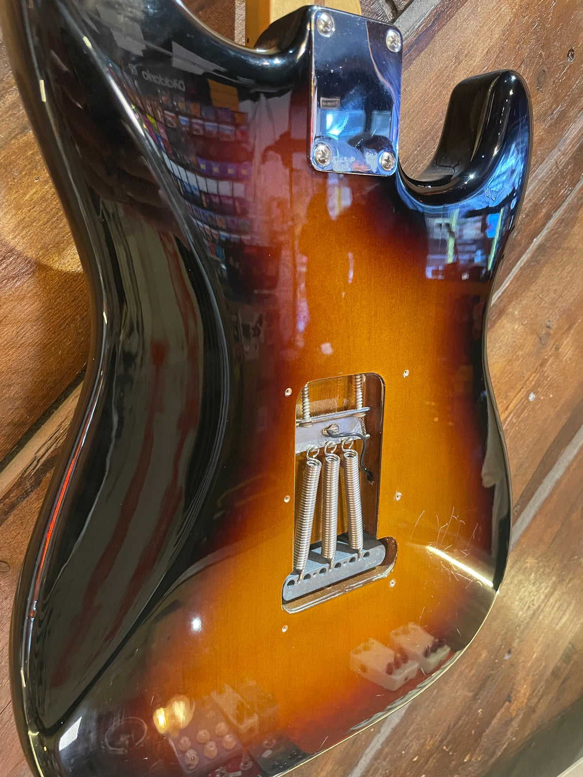 S/H 2011 Fender Mexican Standard Stratocaster Left Handed, Three Tone Sunburst