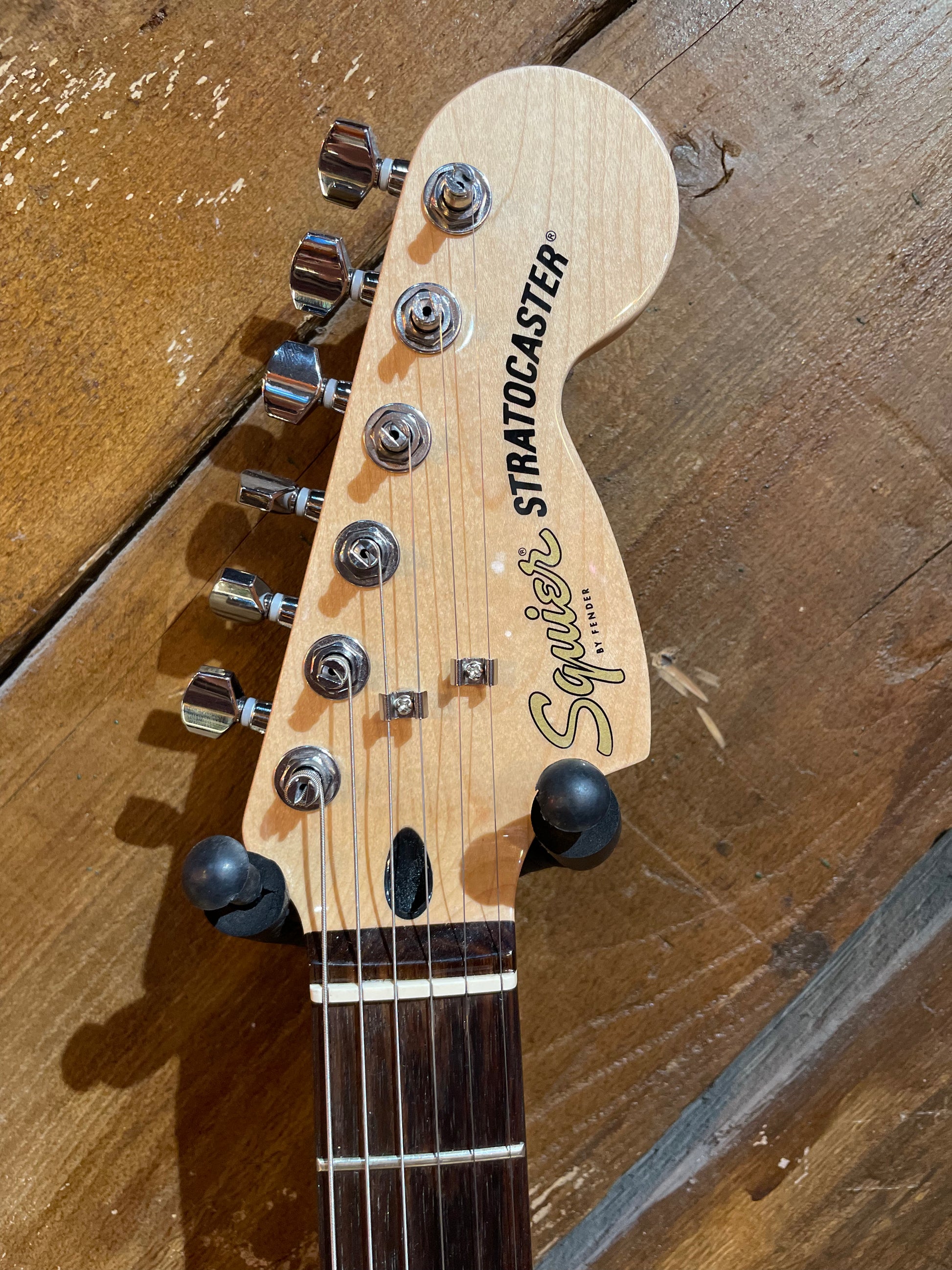 S/H Squier Affinity Stratocaster Junior HSS, Three Tone Sunburst