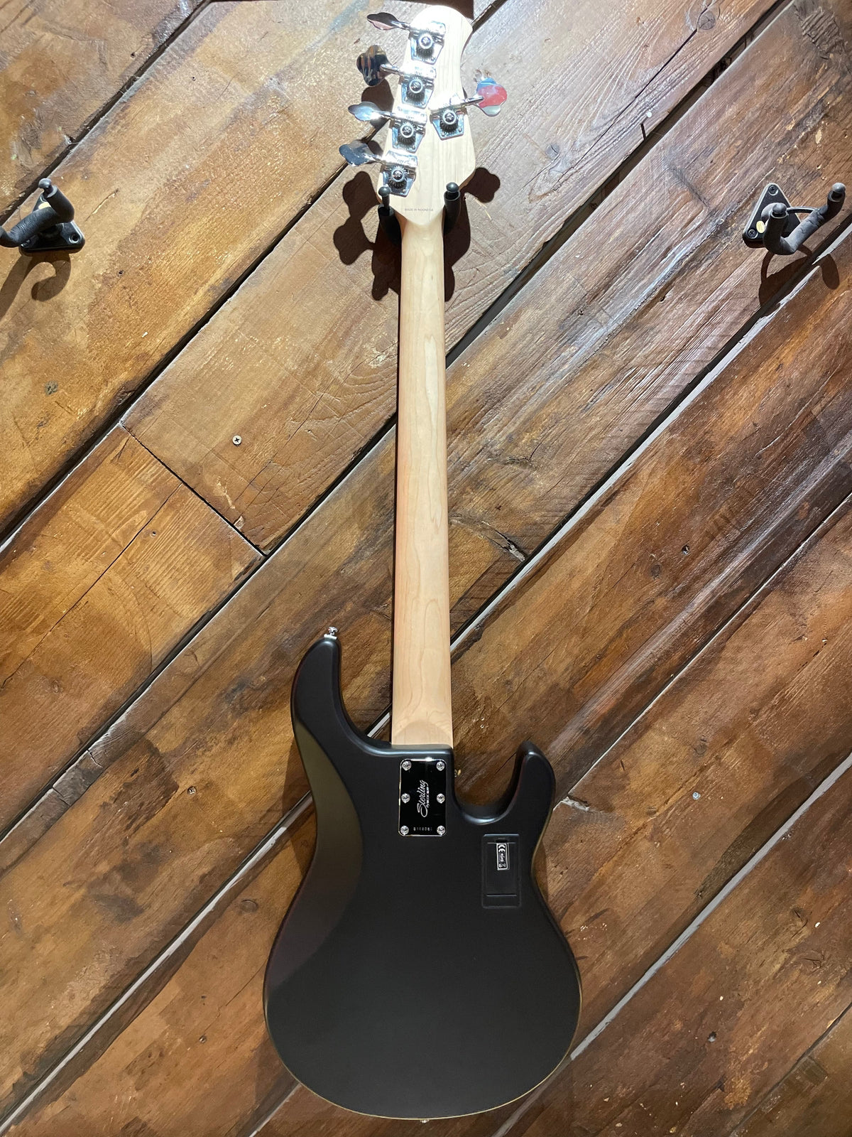 S/H Sterling By Music Man Ray5 Left Handed, Sunburst