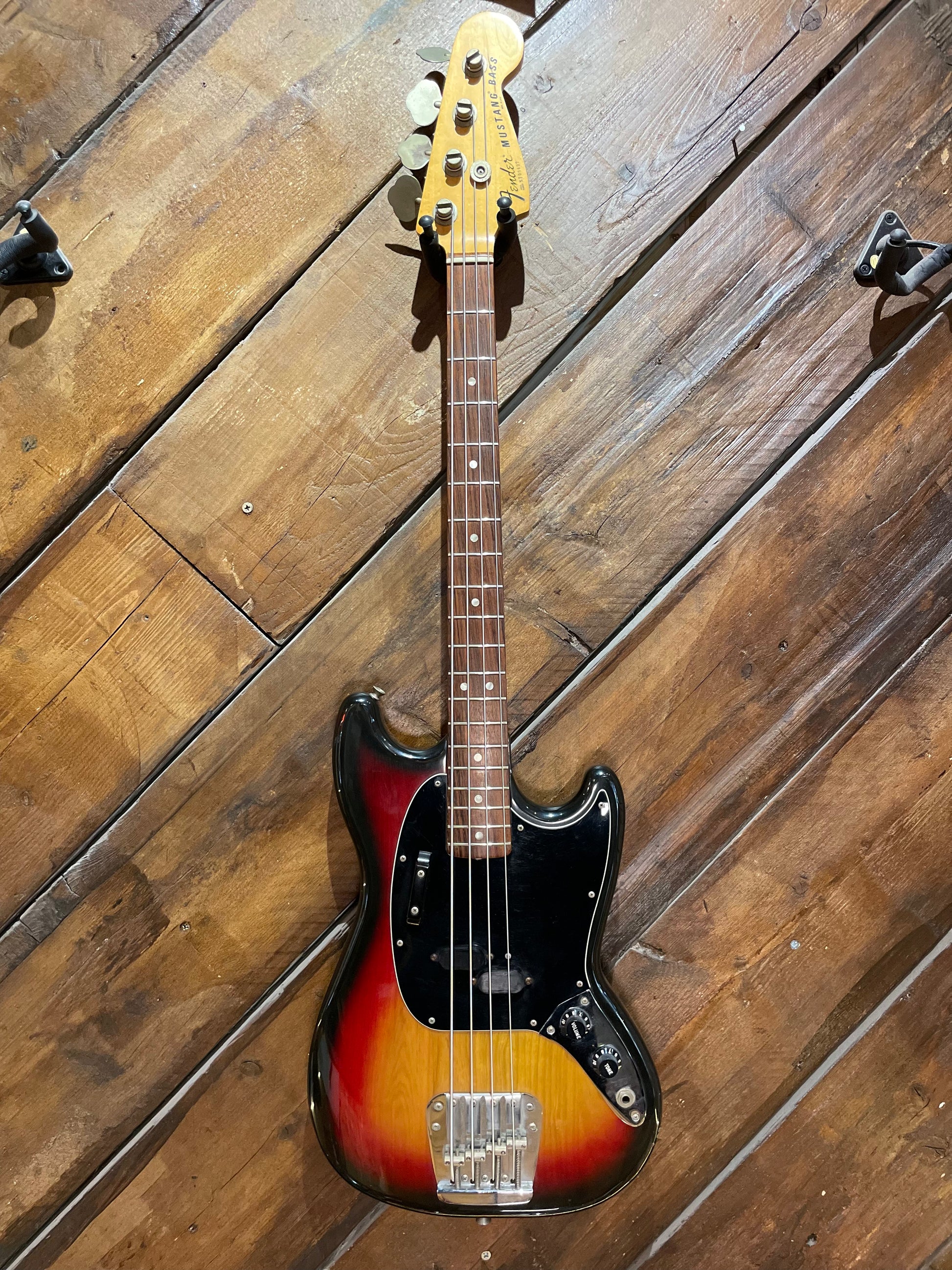S/H 1978 Fender Mustang Bass, Three Tone Sunburst