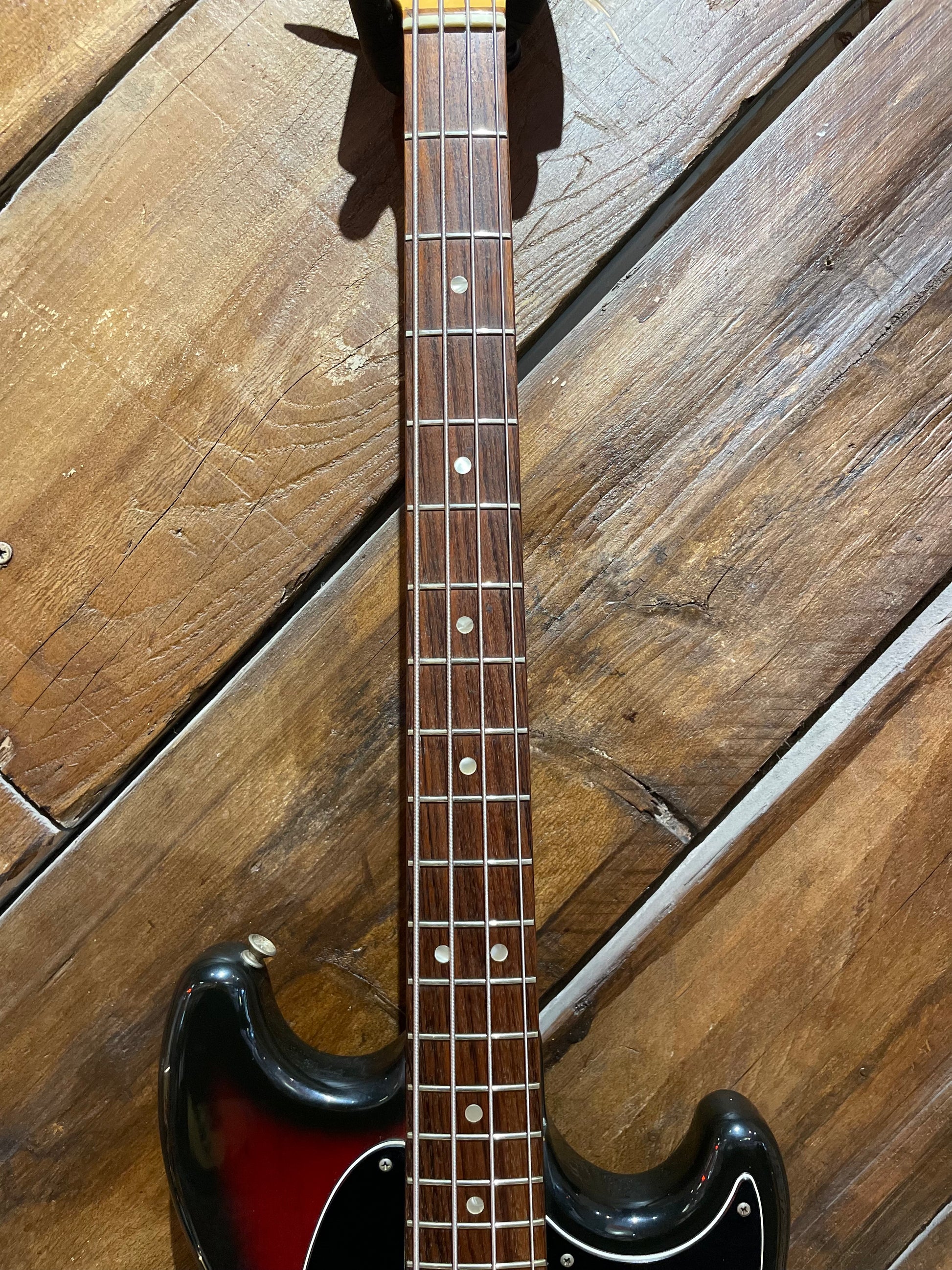 S/H 1978 Fender Mustang Bass, Three Tone Sunburst
