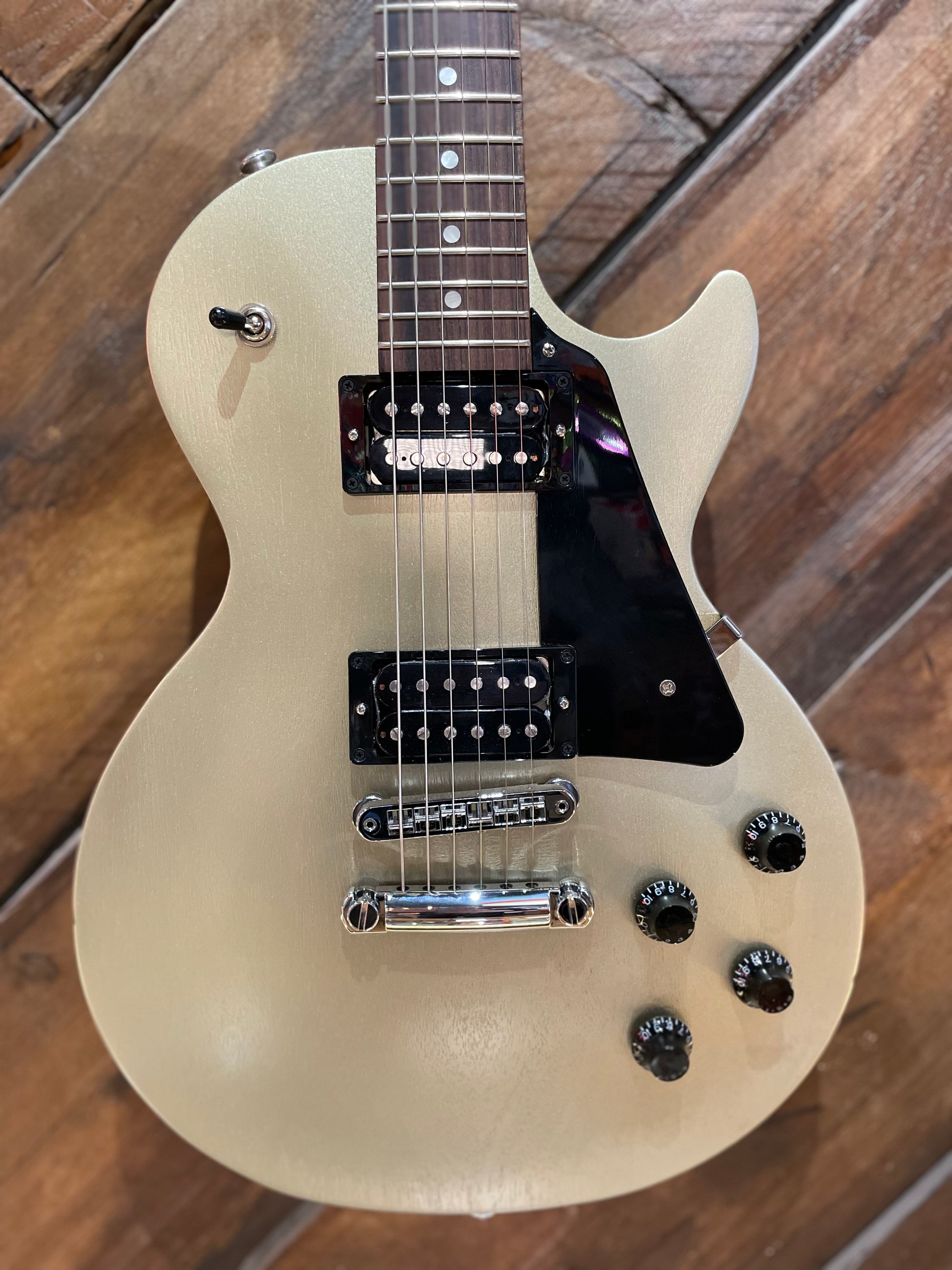 S/H 2024 Gibson Les Paul Modern Lite, Gold Mist Satin