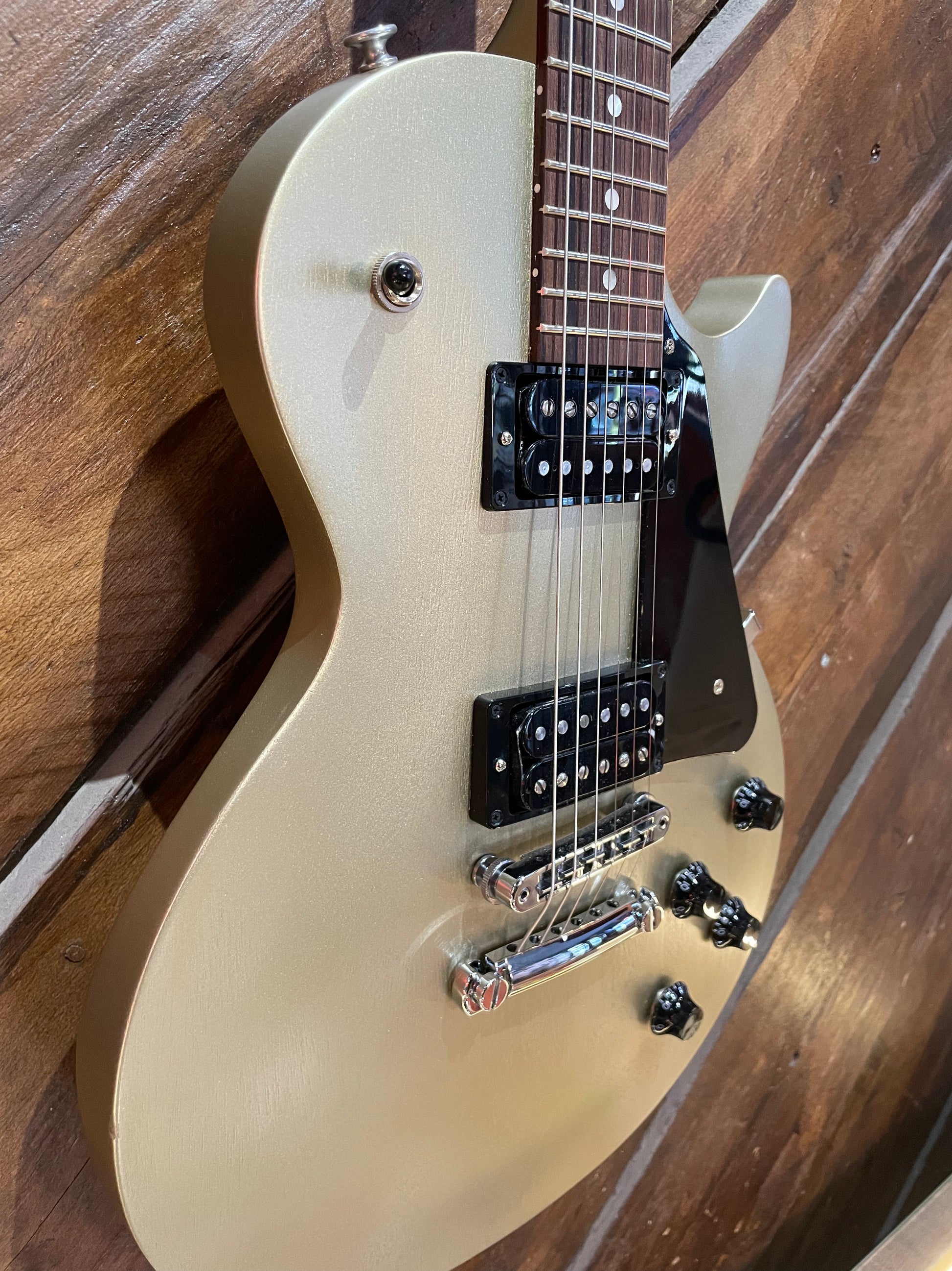 S/H 2024 Gibson Les Paul Modern Lite, Gold Mist Satin