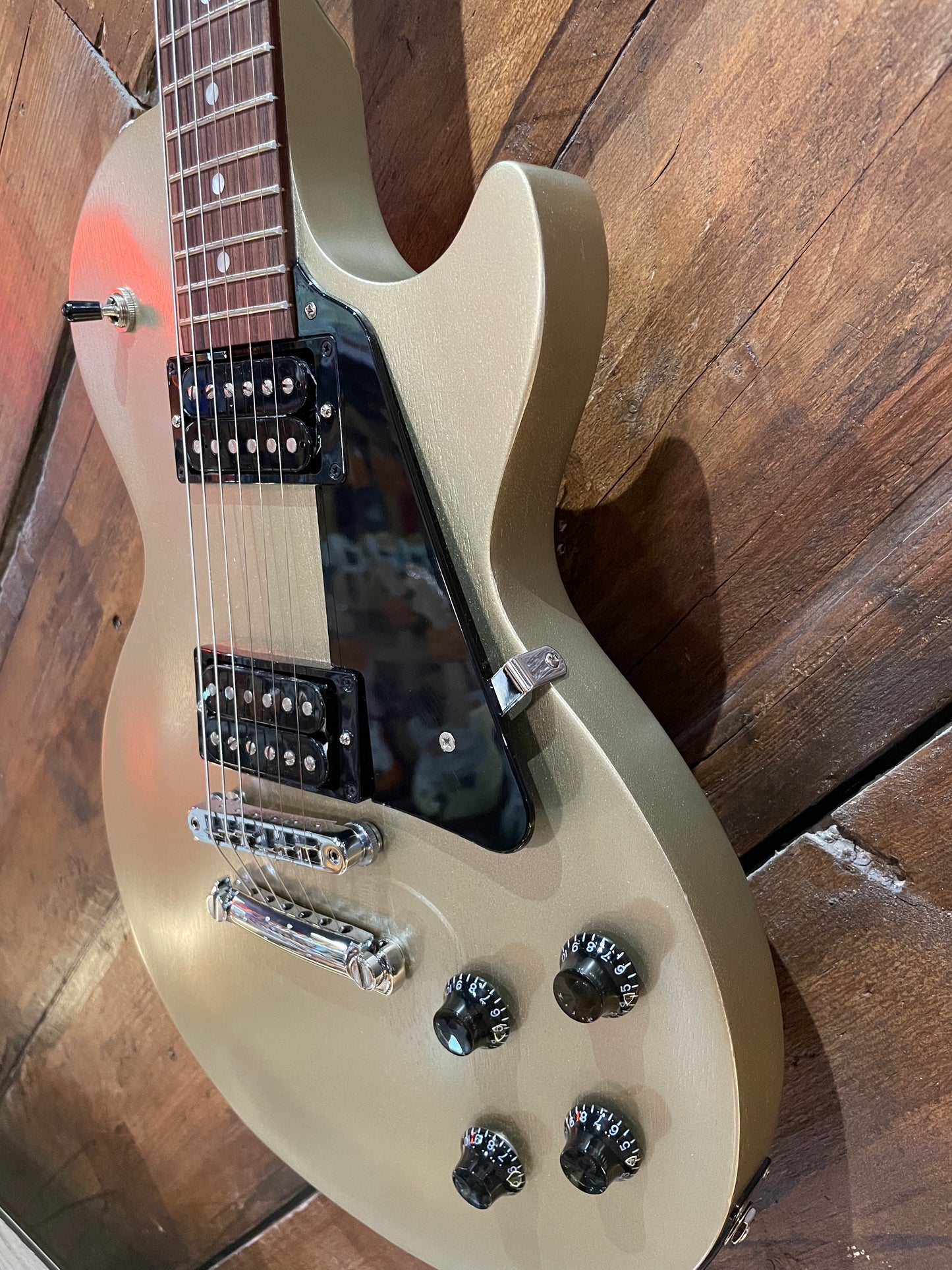 S/H 2024 Gibson Les Paul Modern Lite, Gold Mist Satin