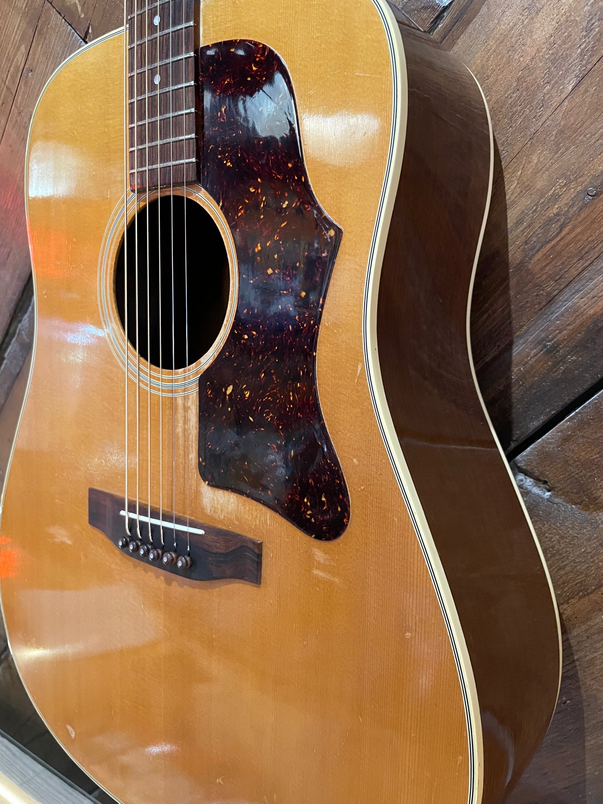 S/H 1980 Gibson J-55 Dreadnought Acoustic Guitar, Natural