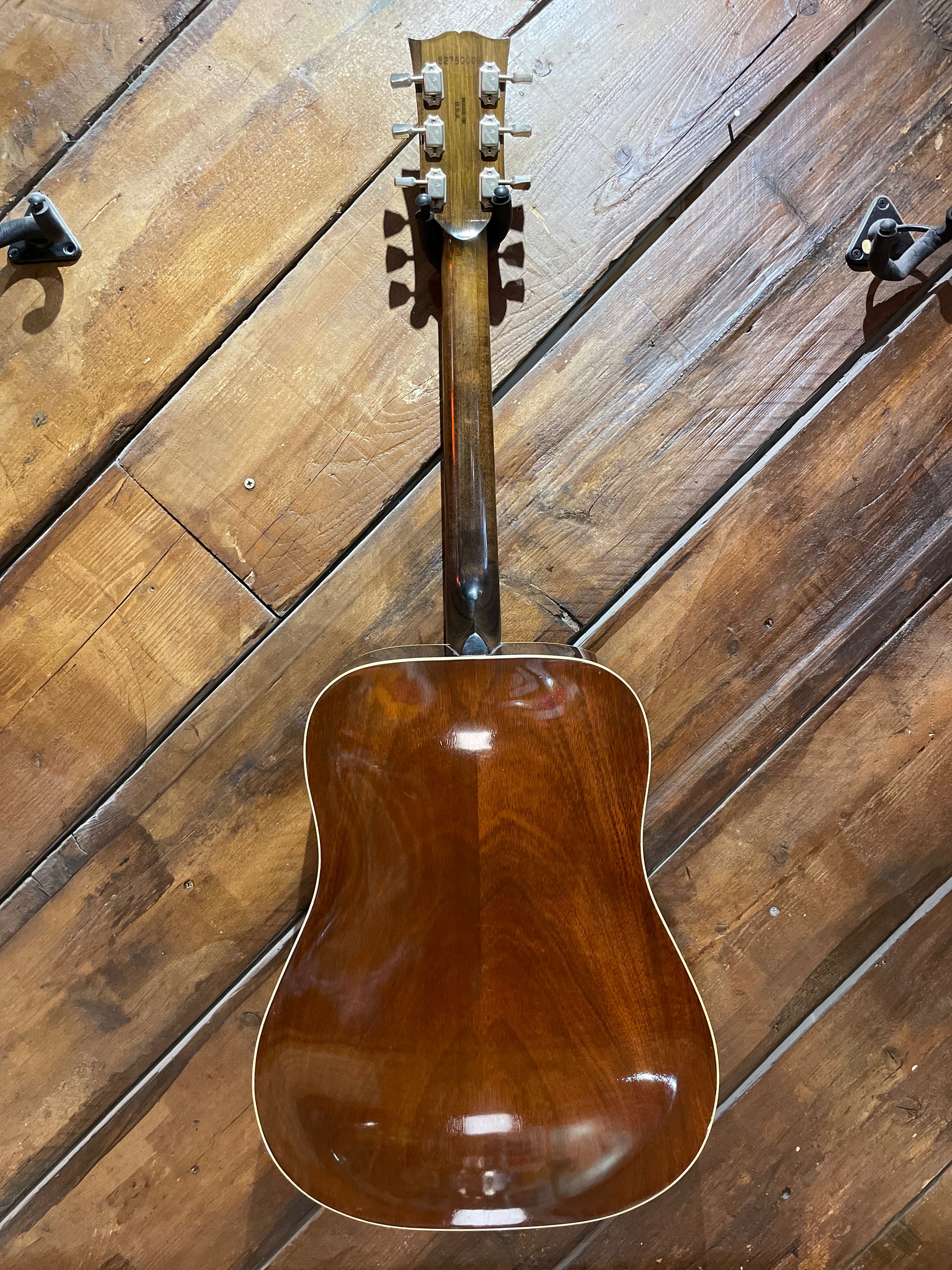 S/H 1980 Gibson J-55 Dreadnought Acoustic Guitar, Natural