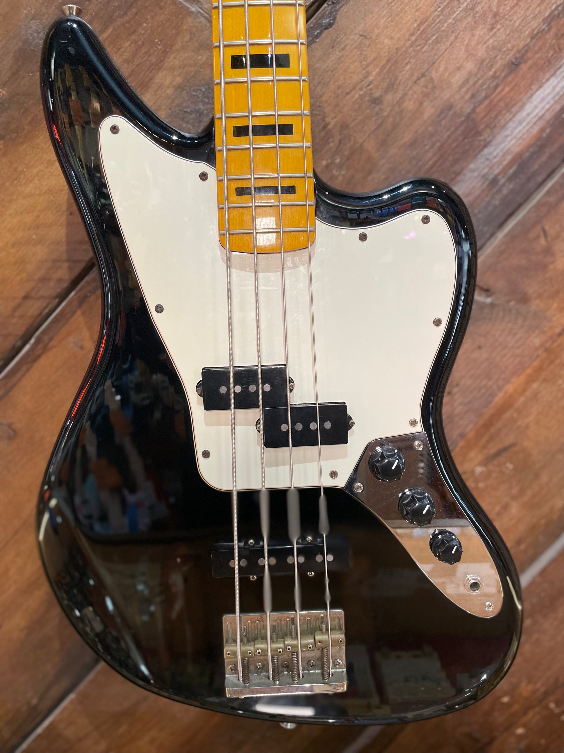 S/H Fender Modern Player Jaguar Bass, Black