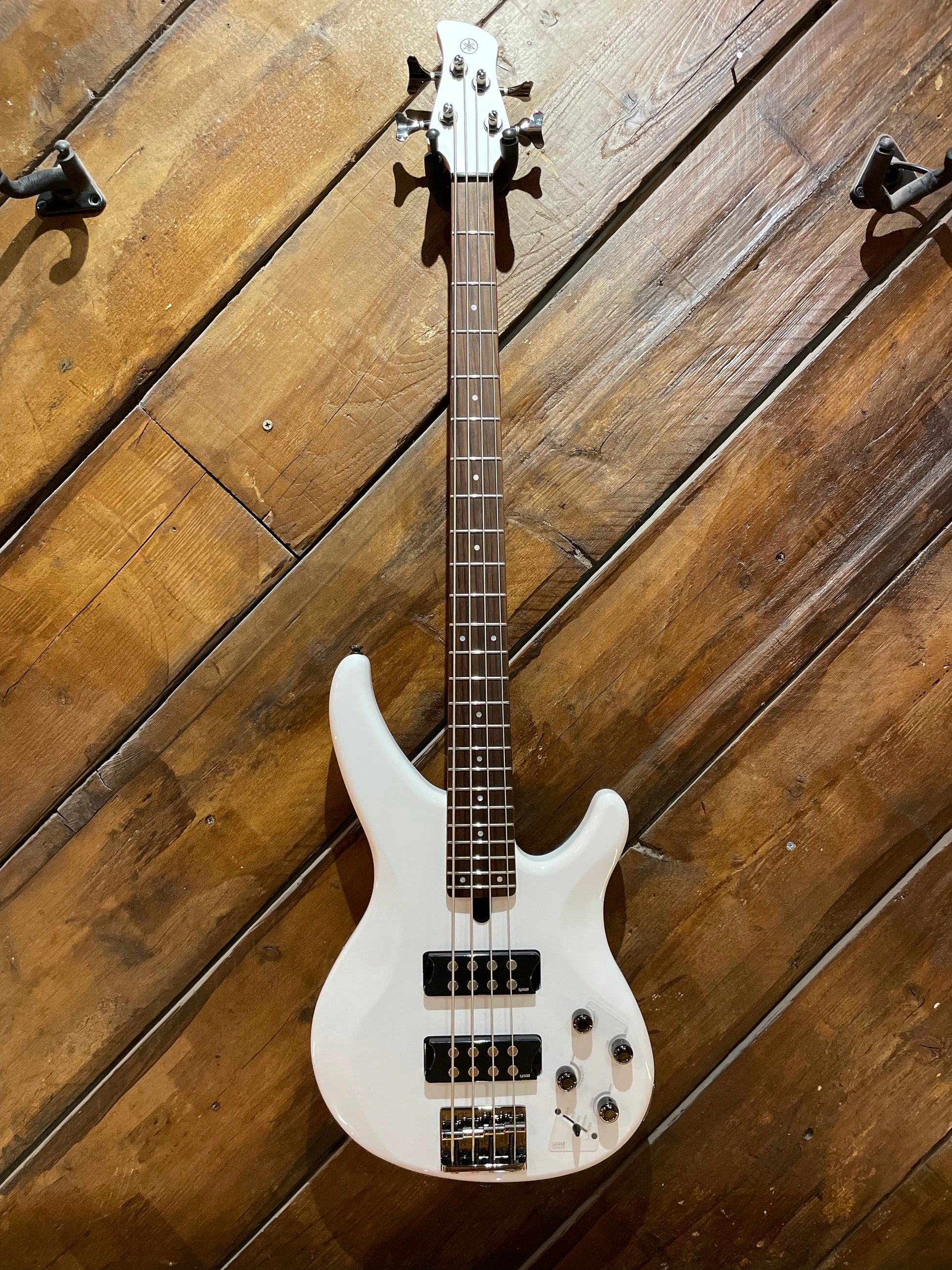 S/H Yamaha TRBX304 Electric Bass Guitar, White