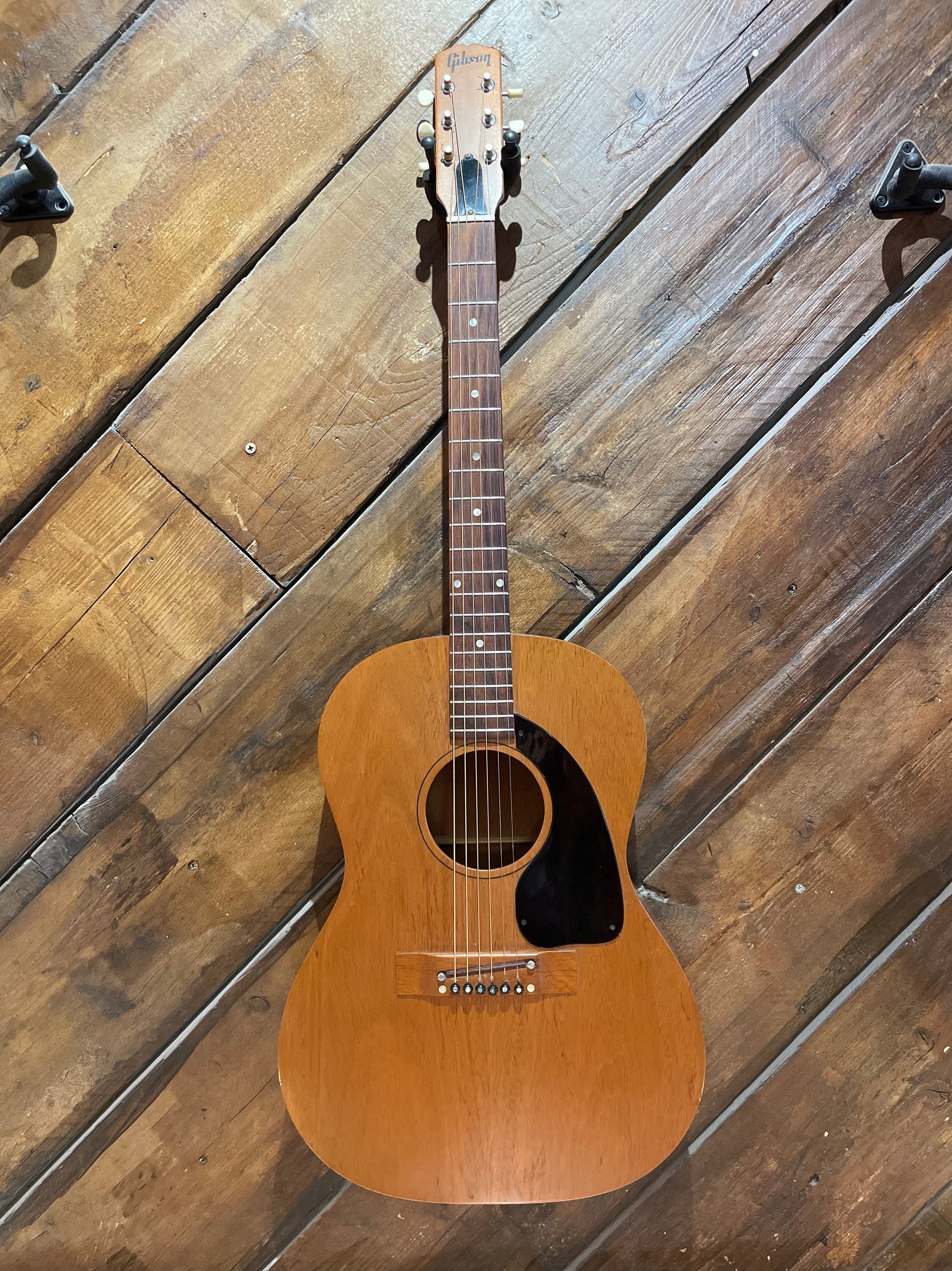 S/H 1969 Gibson B-15 Parlor Acoustic Guitar, Natural