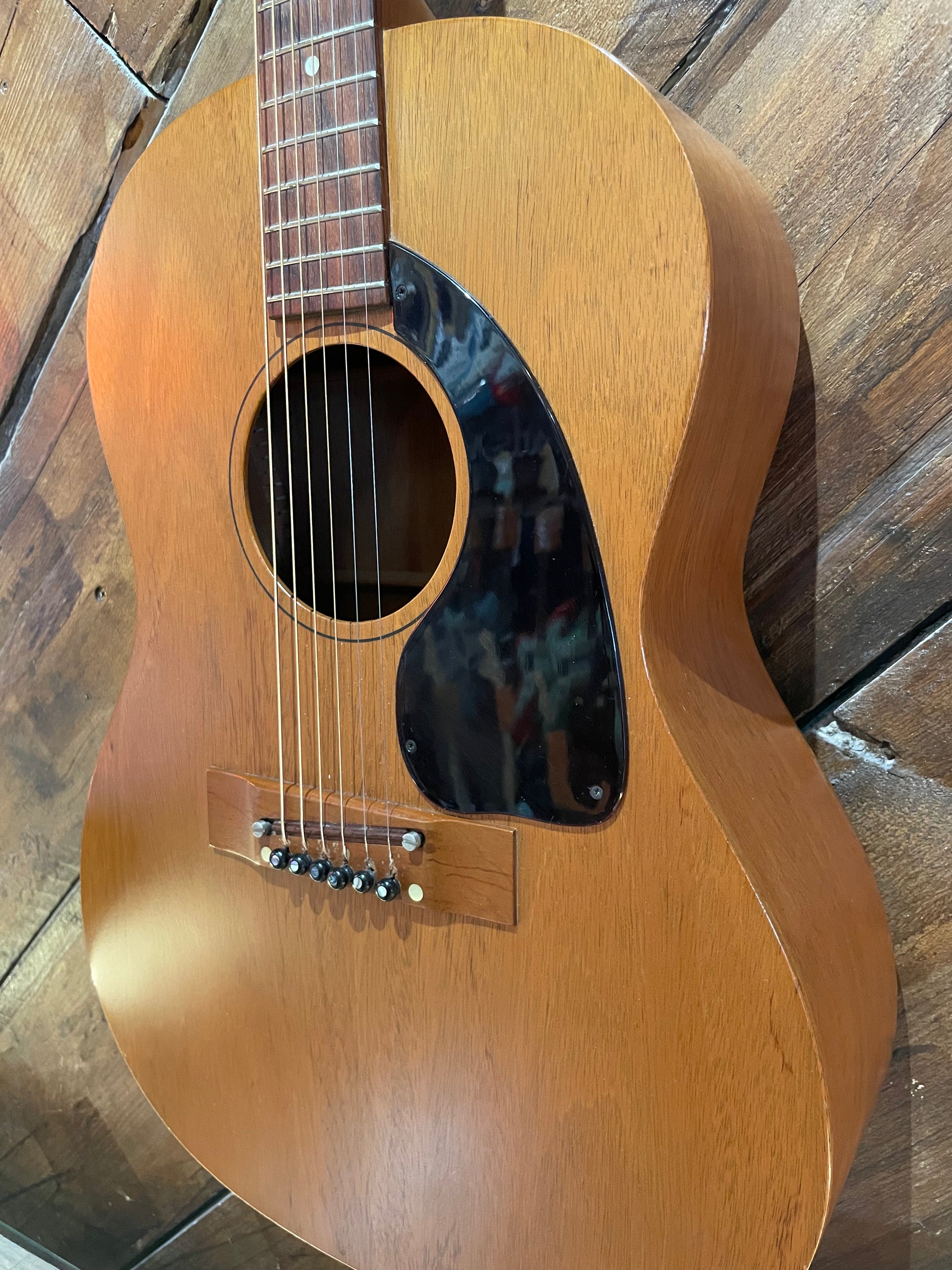 S/H 1969 Gibson B-15 Parlor Acoustic Guitar, Natural