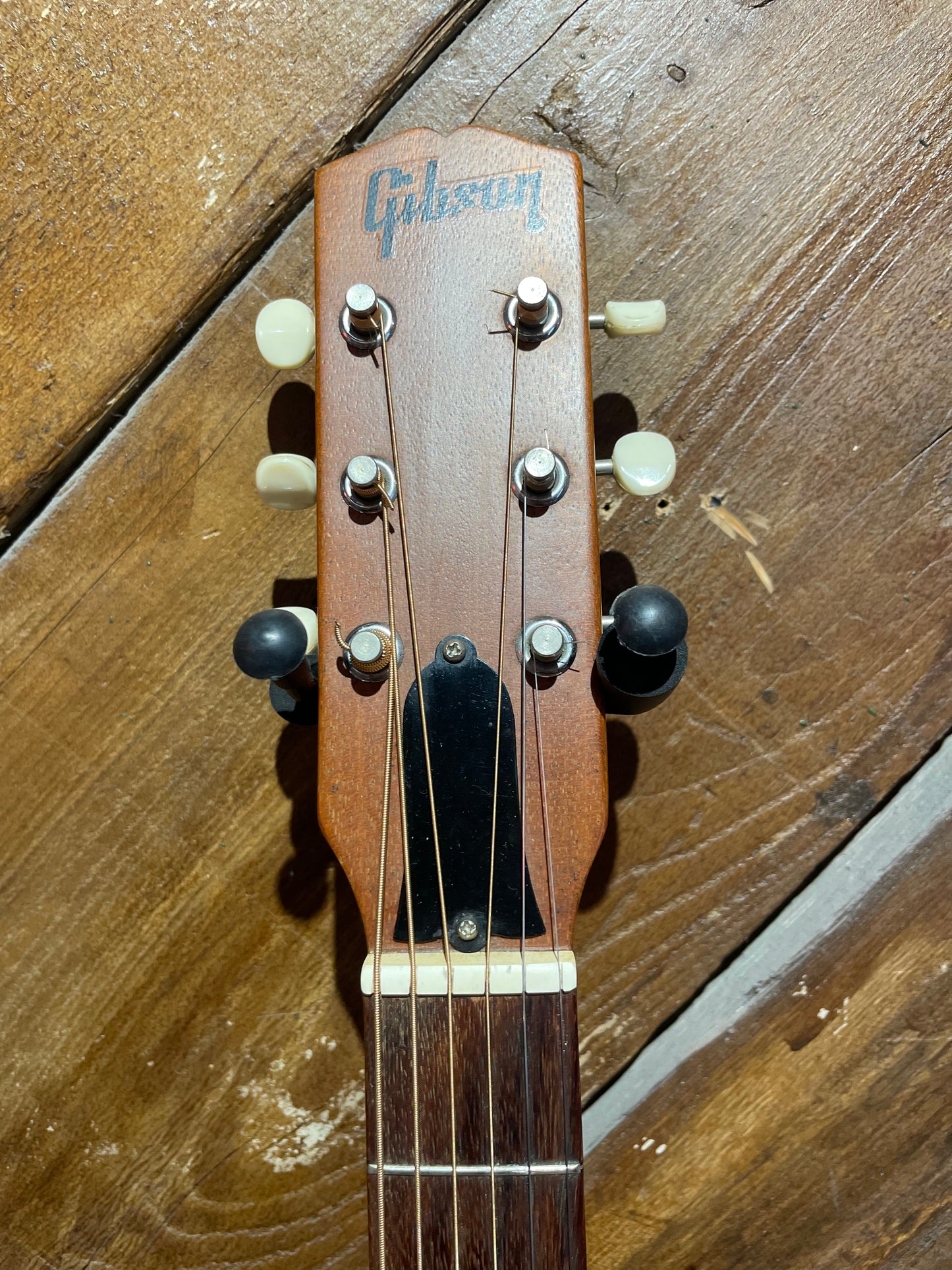 S/H 1969 Gibson B-15 Parlor Acoustic Guitar, Natural