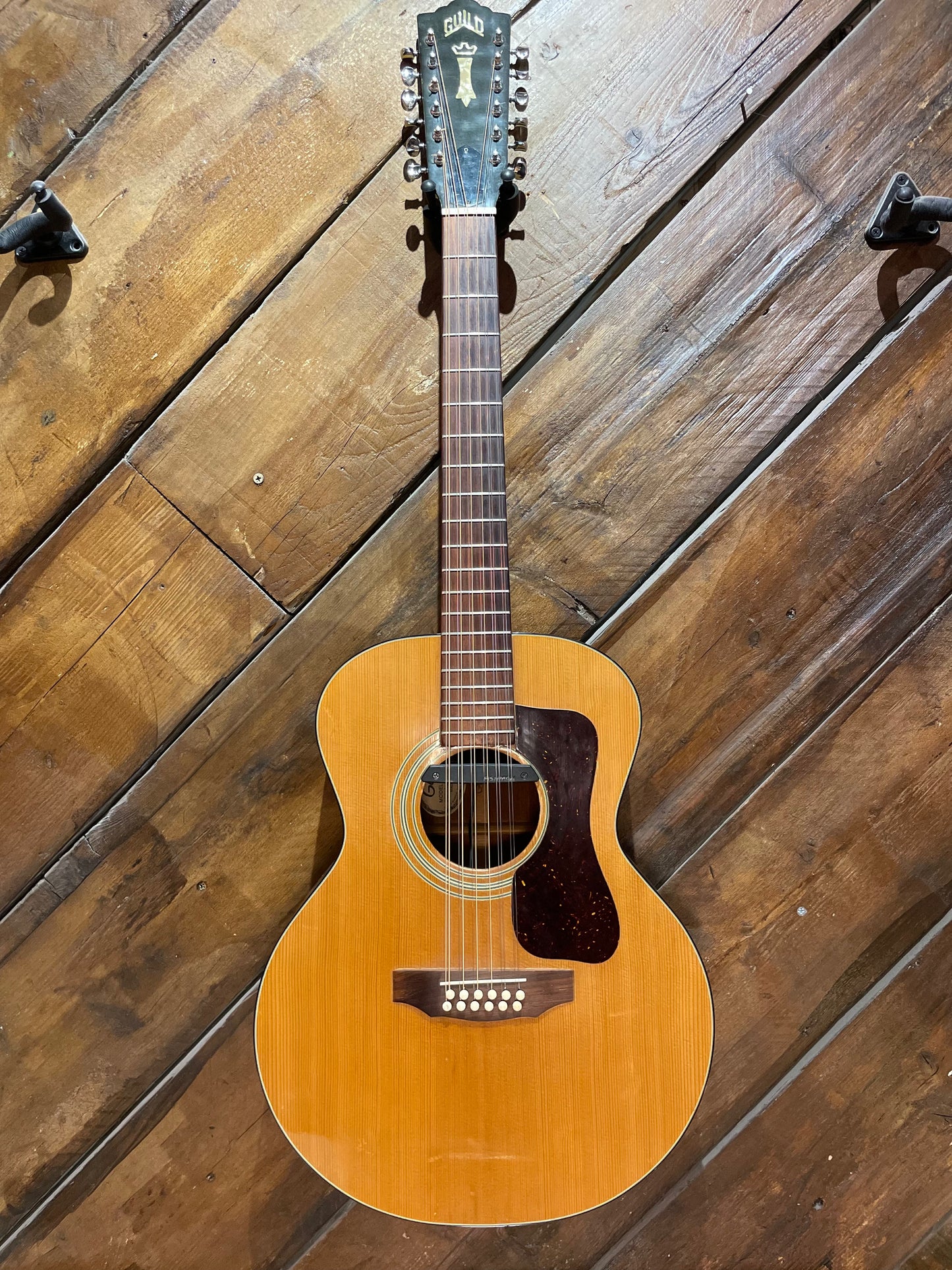 S/H 1975 Guild F112NT 12-String Jumbo Acoustic Guitar, Natural