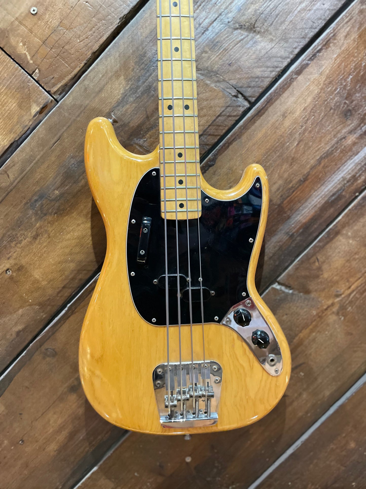 S/H 1977 Fender Mustang Bass, Natural