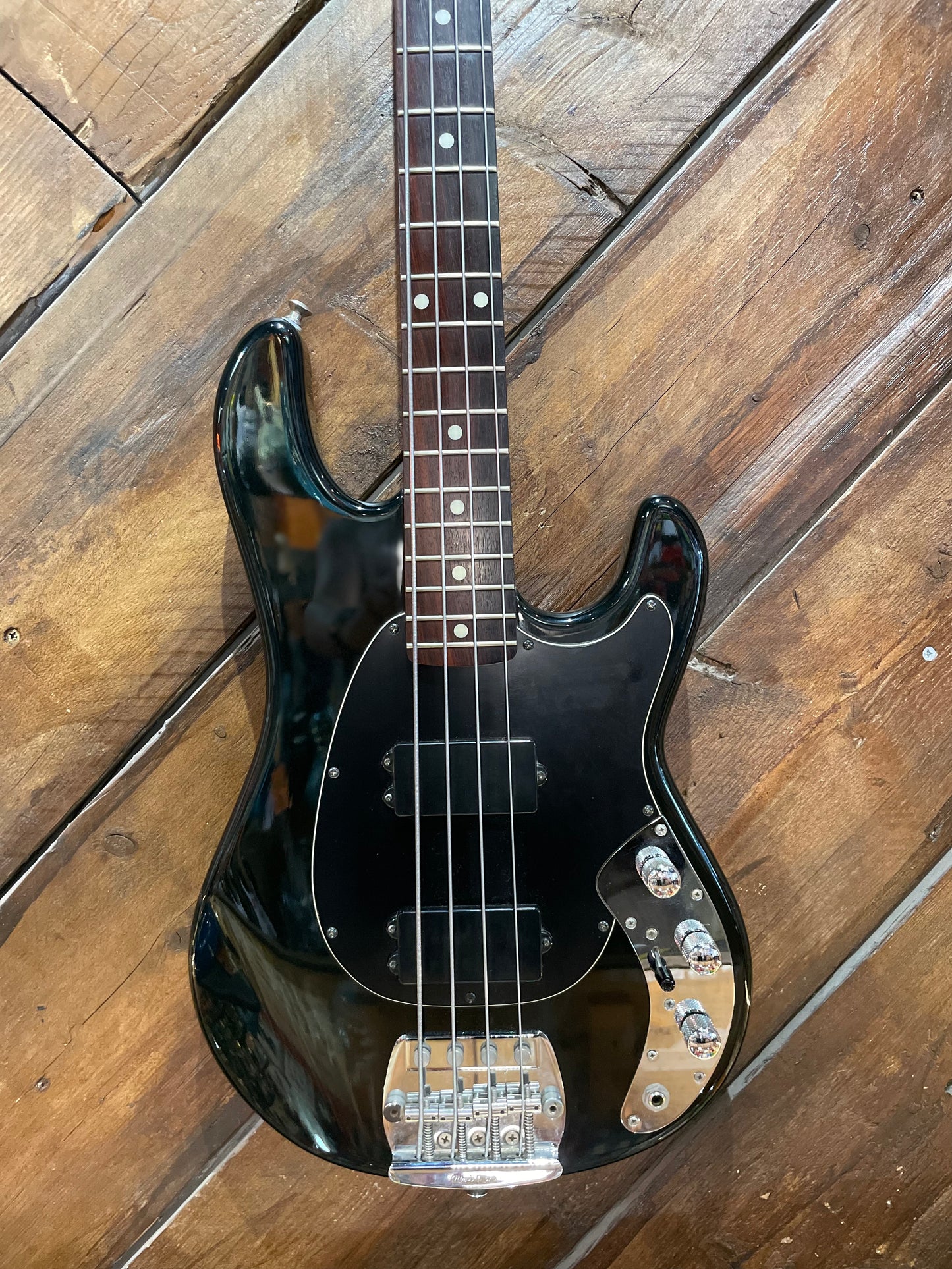 S/H 1988 Music Man Sabre Bass, Black