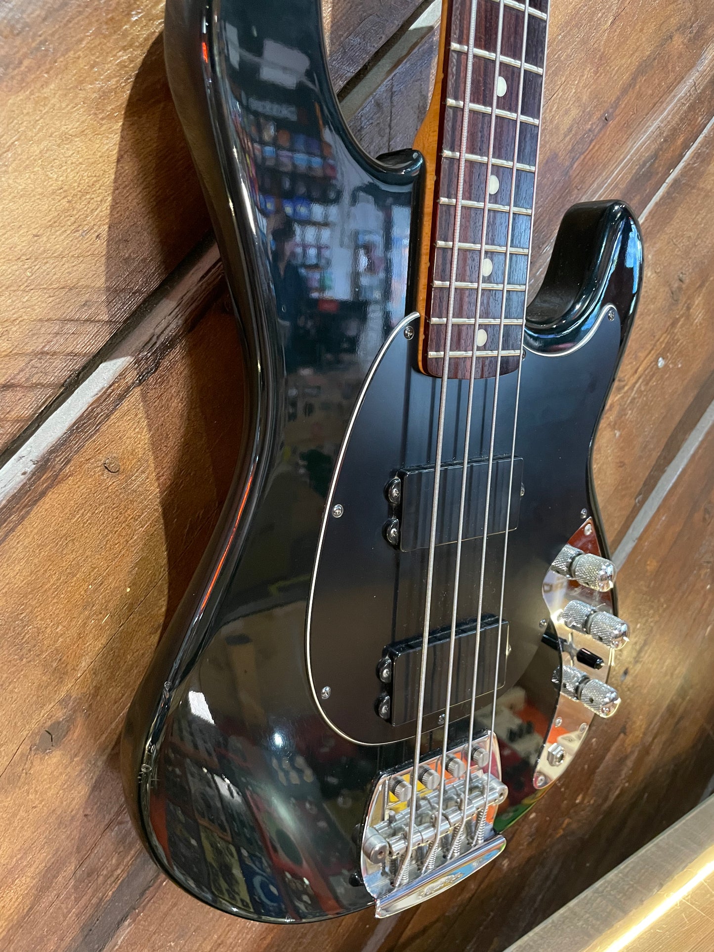 S/H 1988 Music Man Sabre Bass, Black
