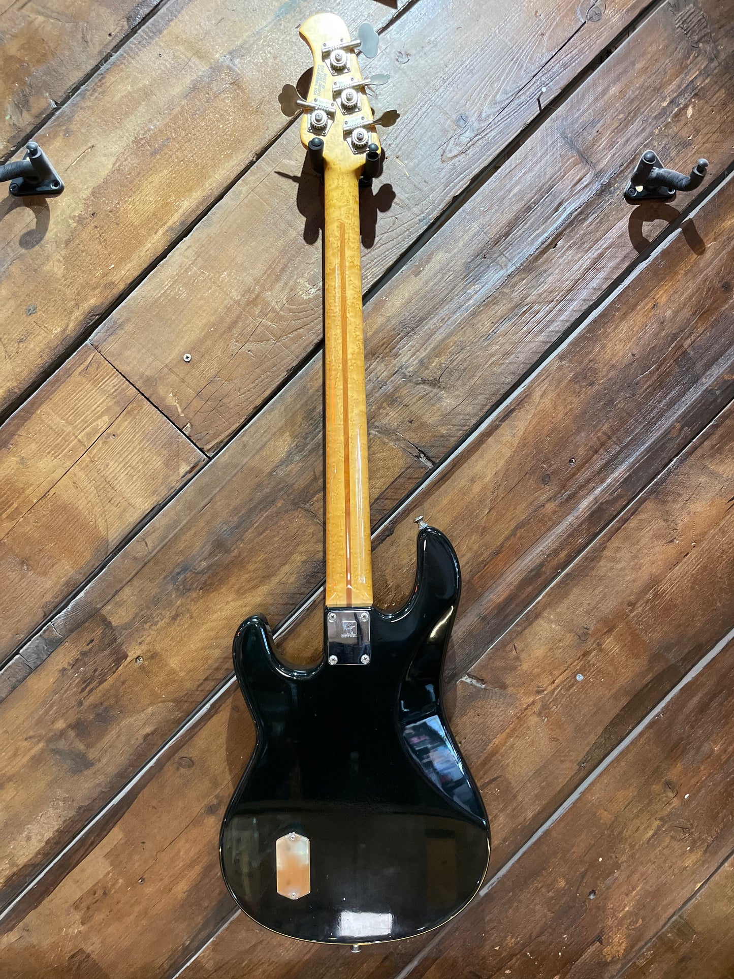 S/H 1988 Music Man Sabre Bass, Black