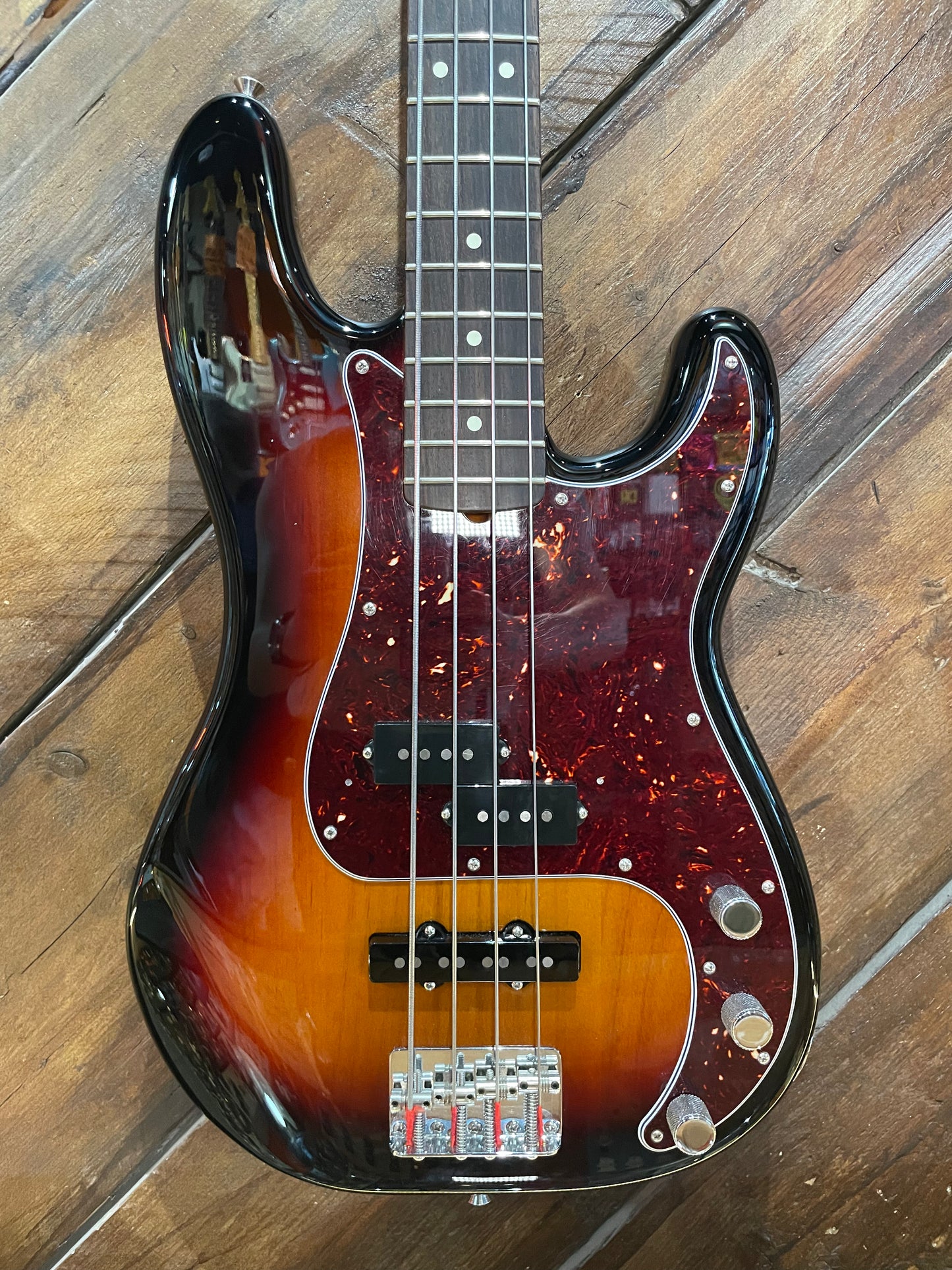 S/H Fender Performer PJ Precision Bass, Three Tone Sunburst