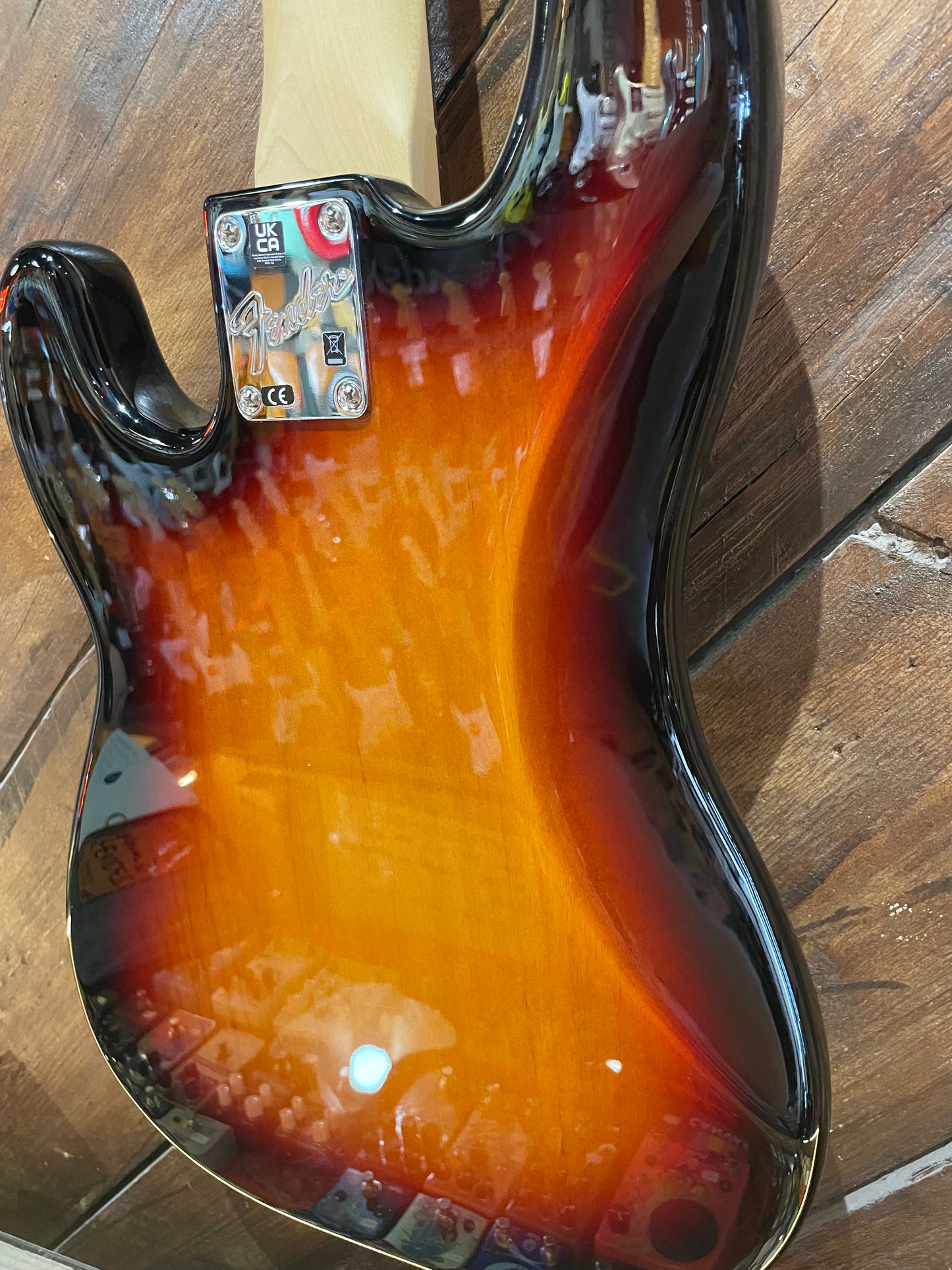 S/H Fender Performer PJ Precision Bass, Three Tone Sunburst