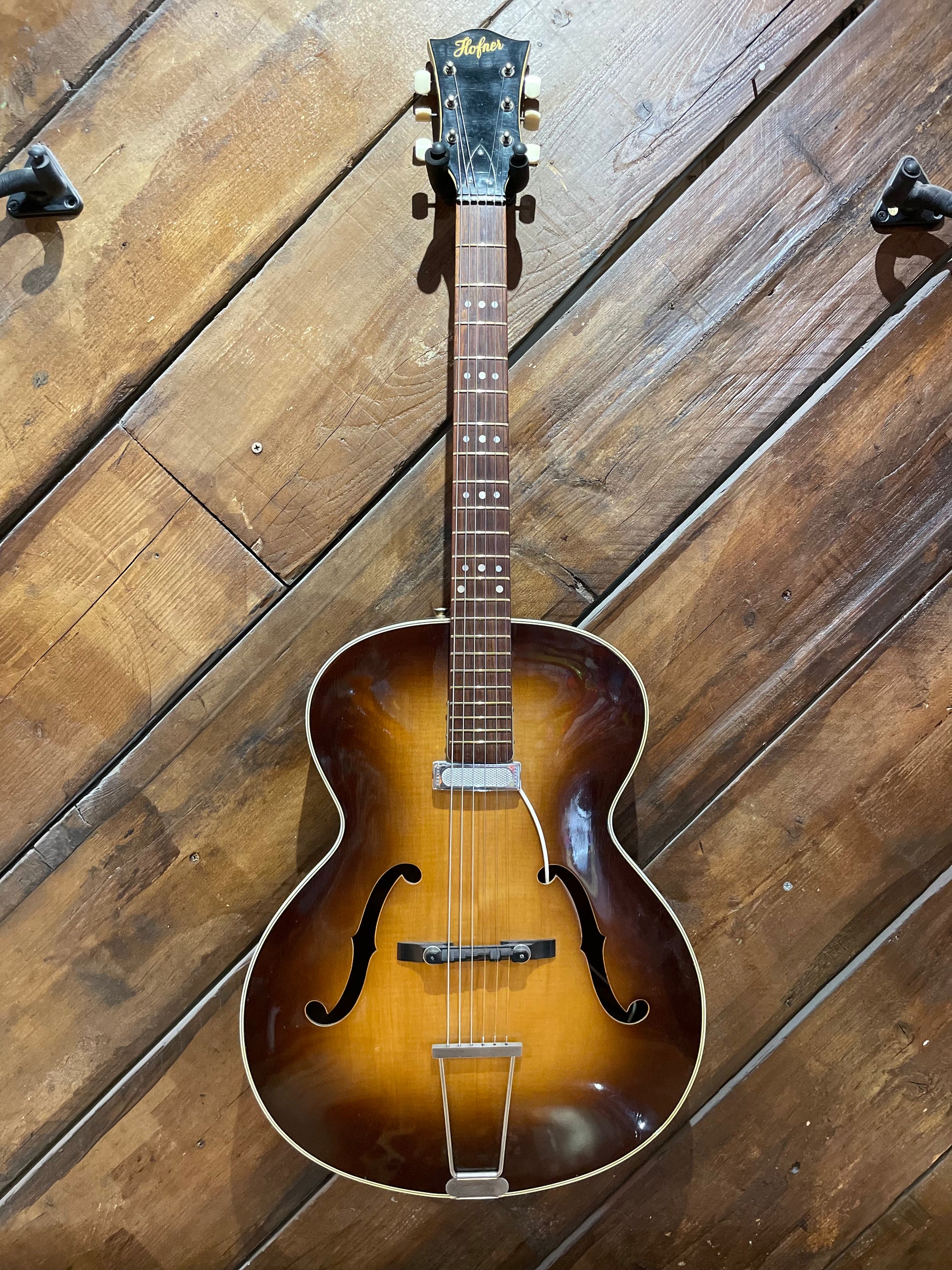 S/H 1960s Hofner Congress with Hofner Pickup, Sunburst